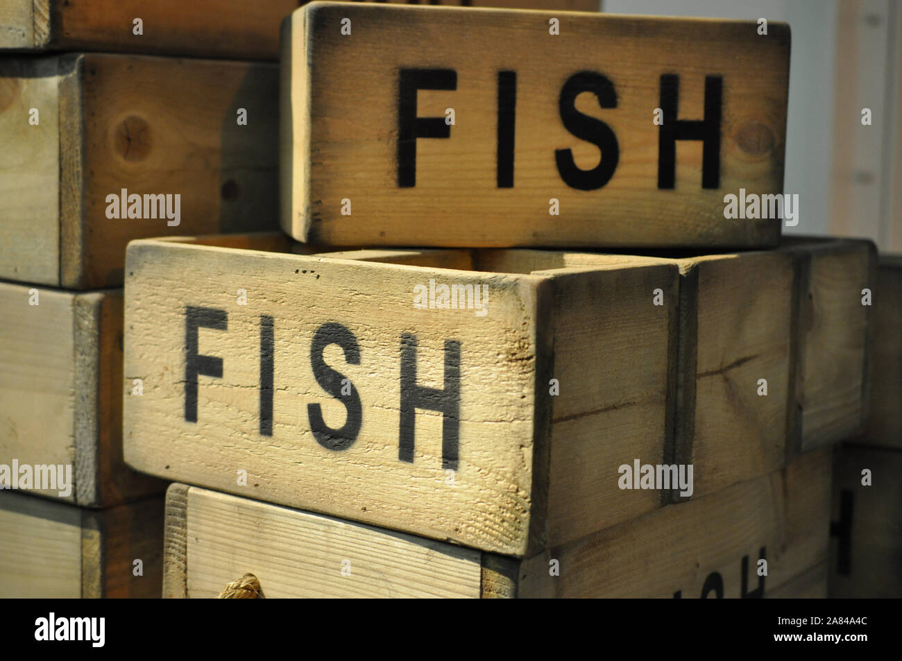 Fish wooden crate hi-res stock photography and images - Alamy