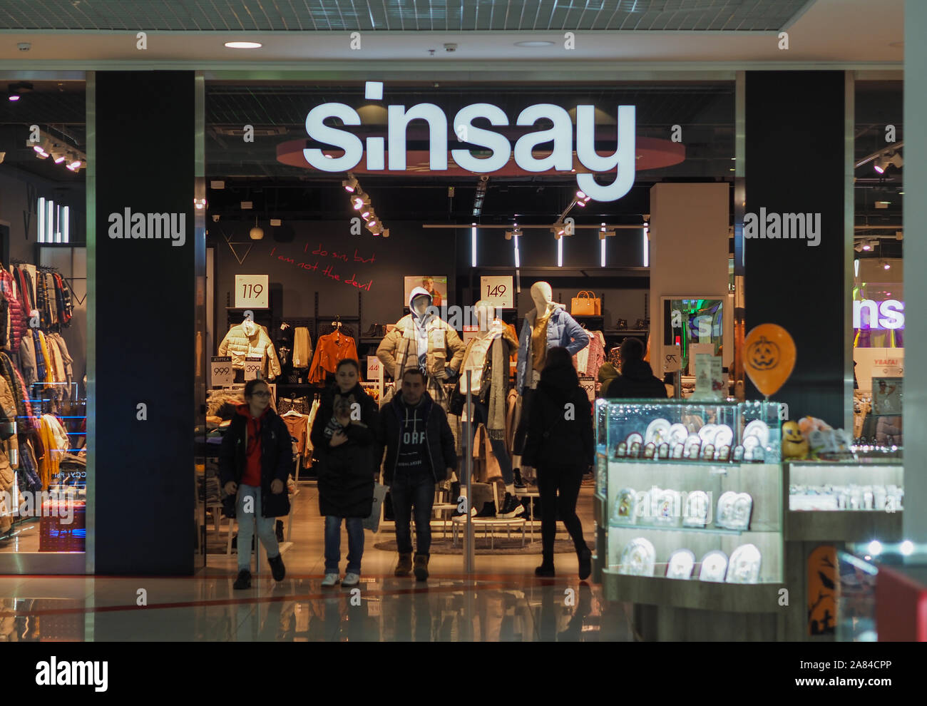 Sinsay hi-res stock photography and images - Alamy