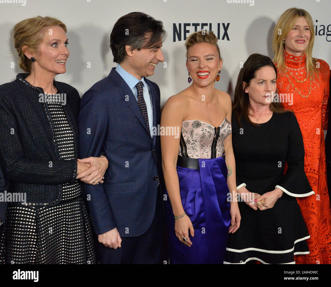 Los Angeles, United States. 05th Nov, 2019. Director Noah Baumbach, (2nd-L) joins cast members Julie Hagerty, Scarlett Johansson, Martha Kelly, and Laura Dern (L-R) for a photo-op during the premiere of the motion picture romantic comedy 'Marriage Story' at the DGA Theatre in Los Angeles on Tuesday, November 5, 2019. Storyline: The film is Academy Award nominated filmmaker Noah Baumbach's incisive and compassionate look at a marriage breaking up and a family staying together. Photo by Jim Ruymen/UPI Credit: UPI/Alamy Live News Stock Photo
