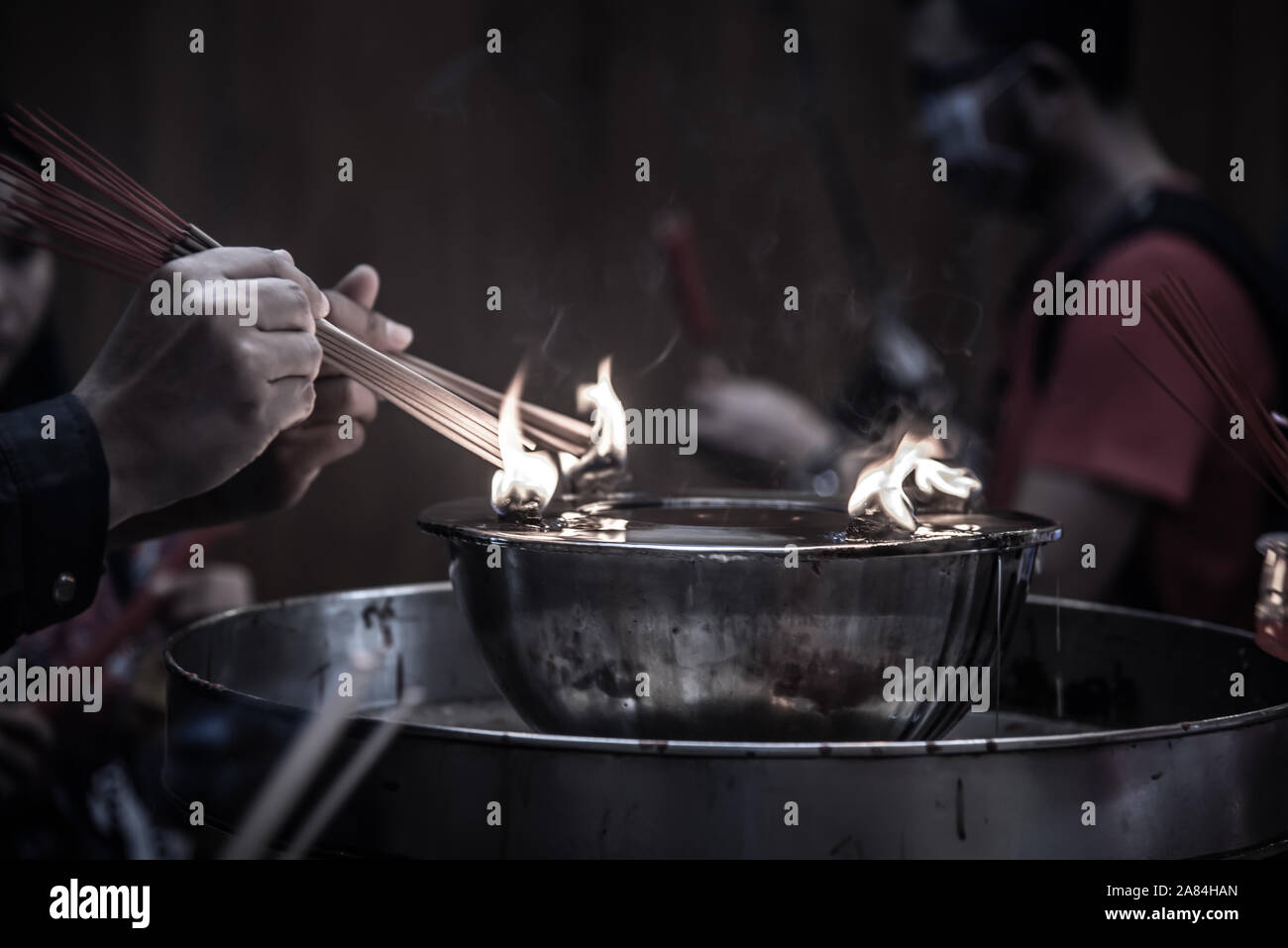 Incense burning bangkok shrine hi-res stock photography and images - Alamy