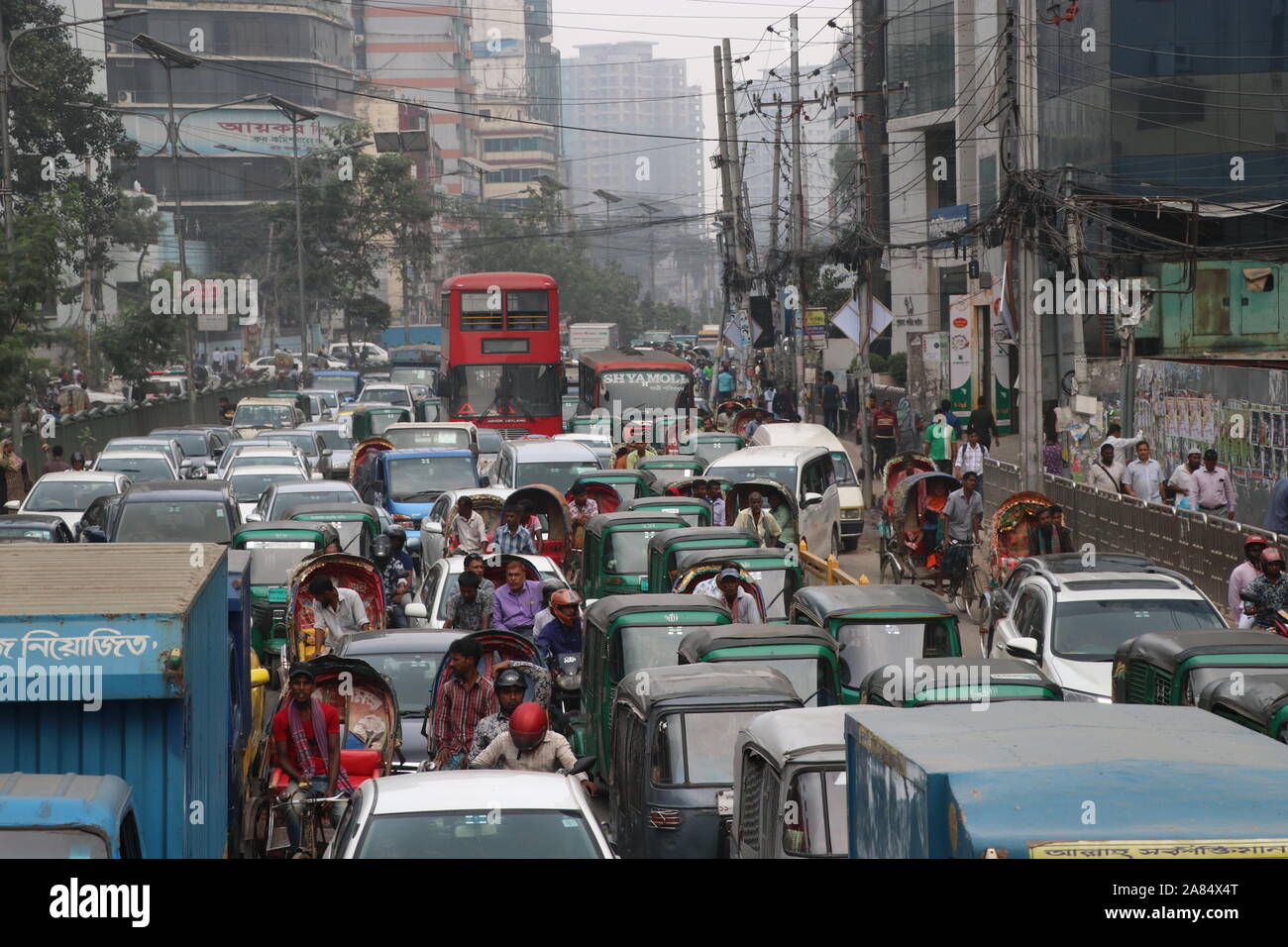 traffic jam 06 nov2019, traffic jam in dhaka bangladeshpurana paltan© Nazmul Islam/alamay live news Stock Photo