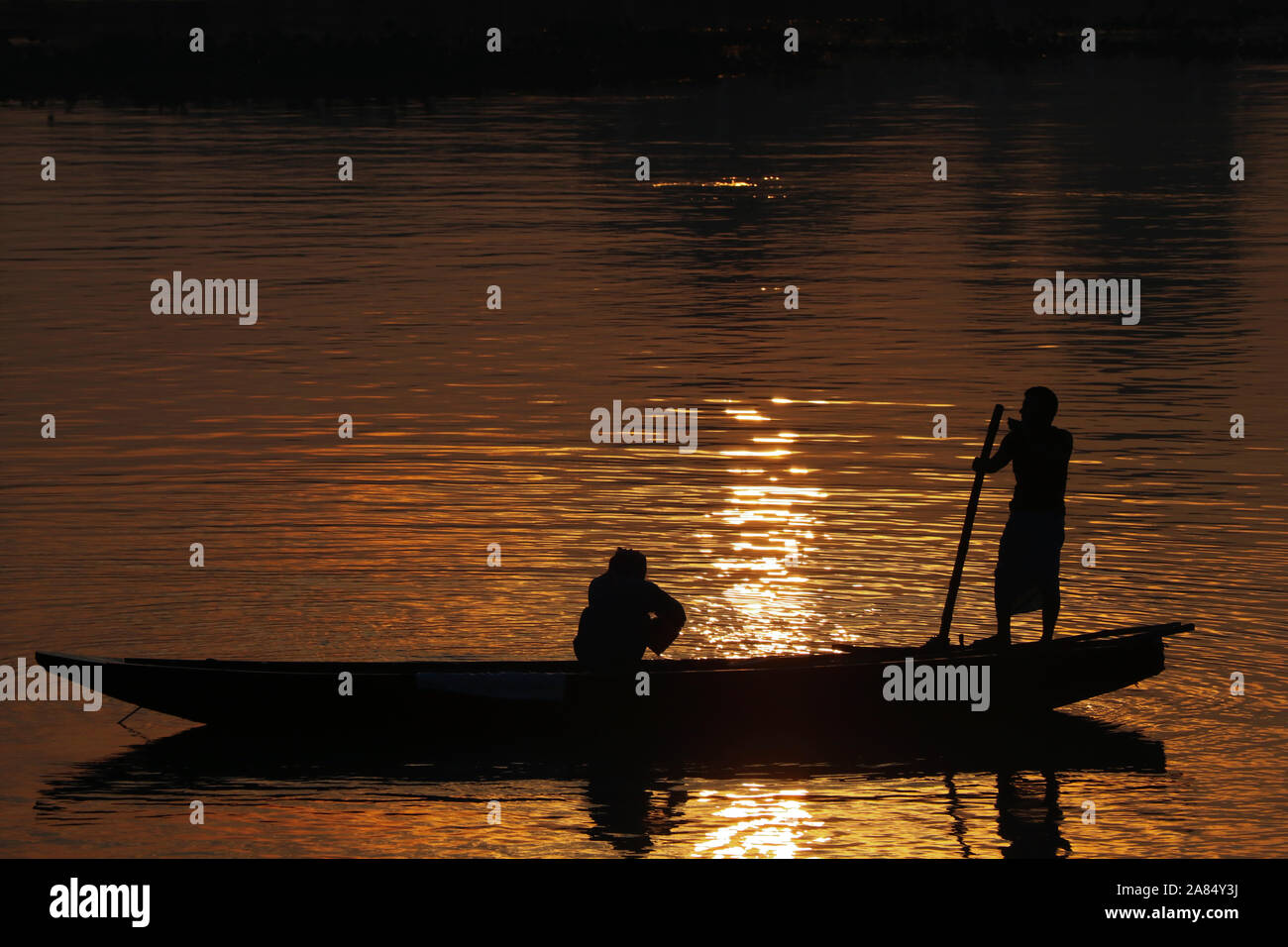 Catching fish 01nov2019 Catching fish in the winter morning image from bangladesh, Asia .Nazmul Islam/alamy live news Stock Photo