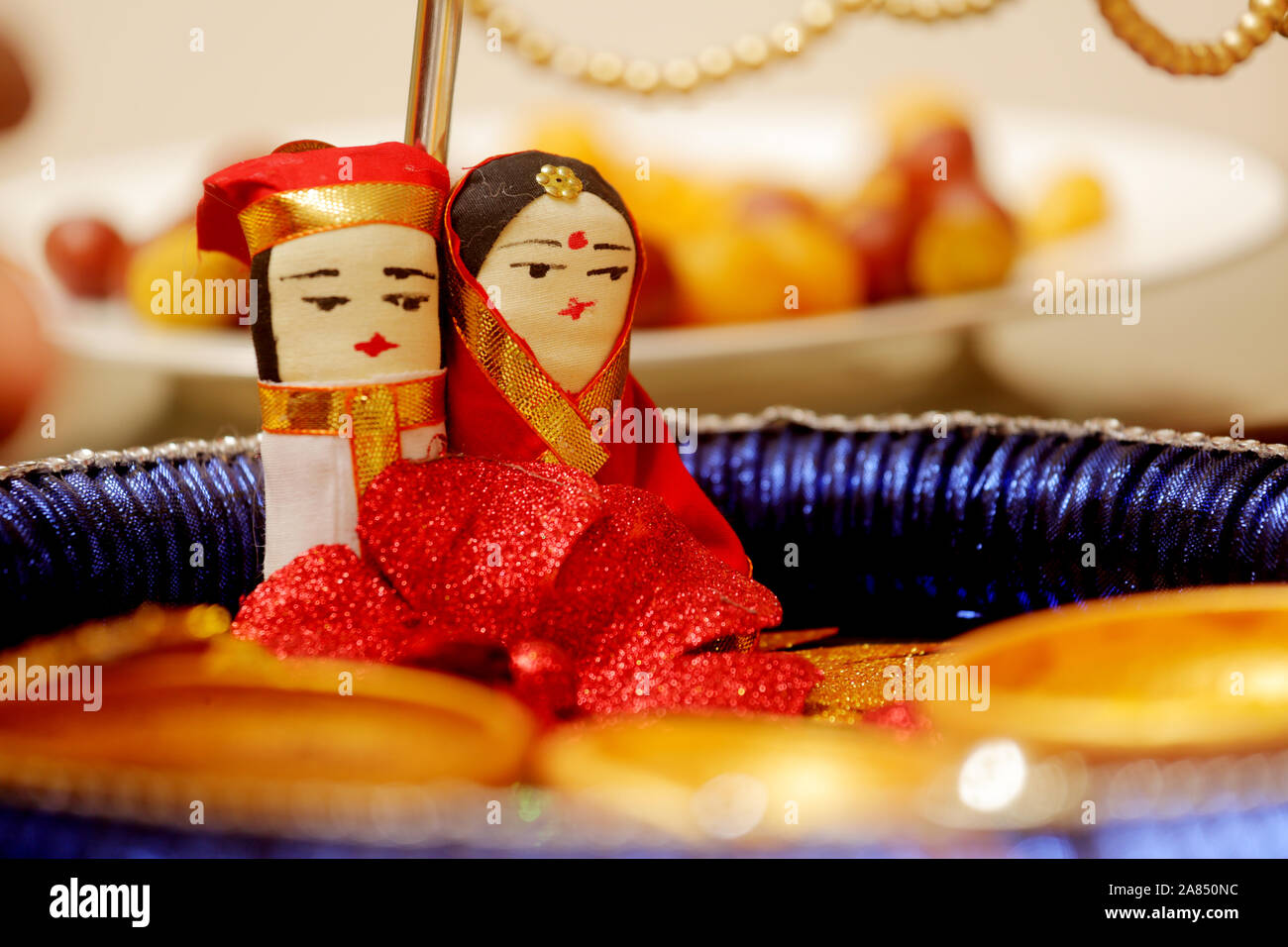 Bride Groom Doll Decorative Wedding Plate Sets Close Up Image