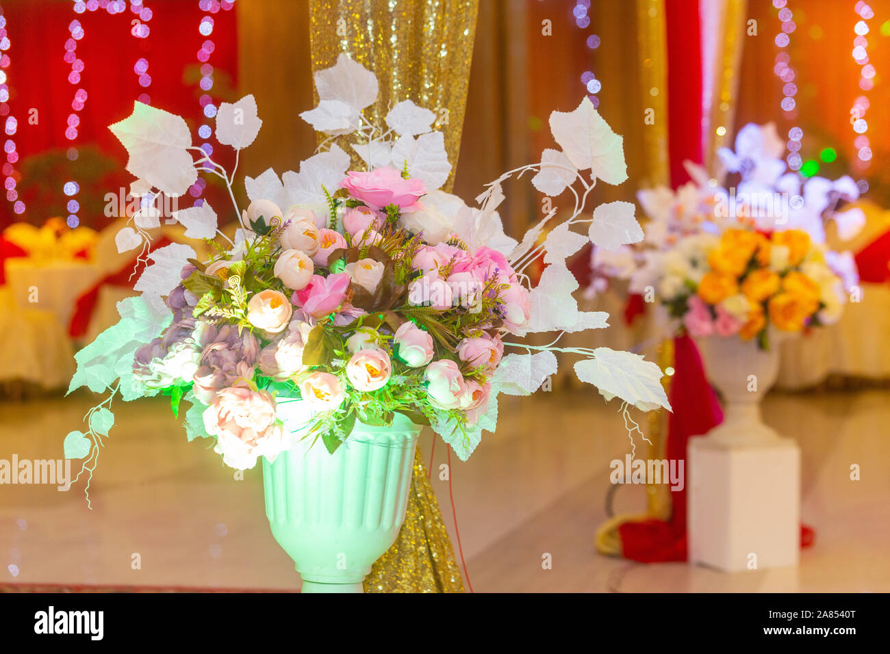 traditional wedding decor