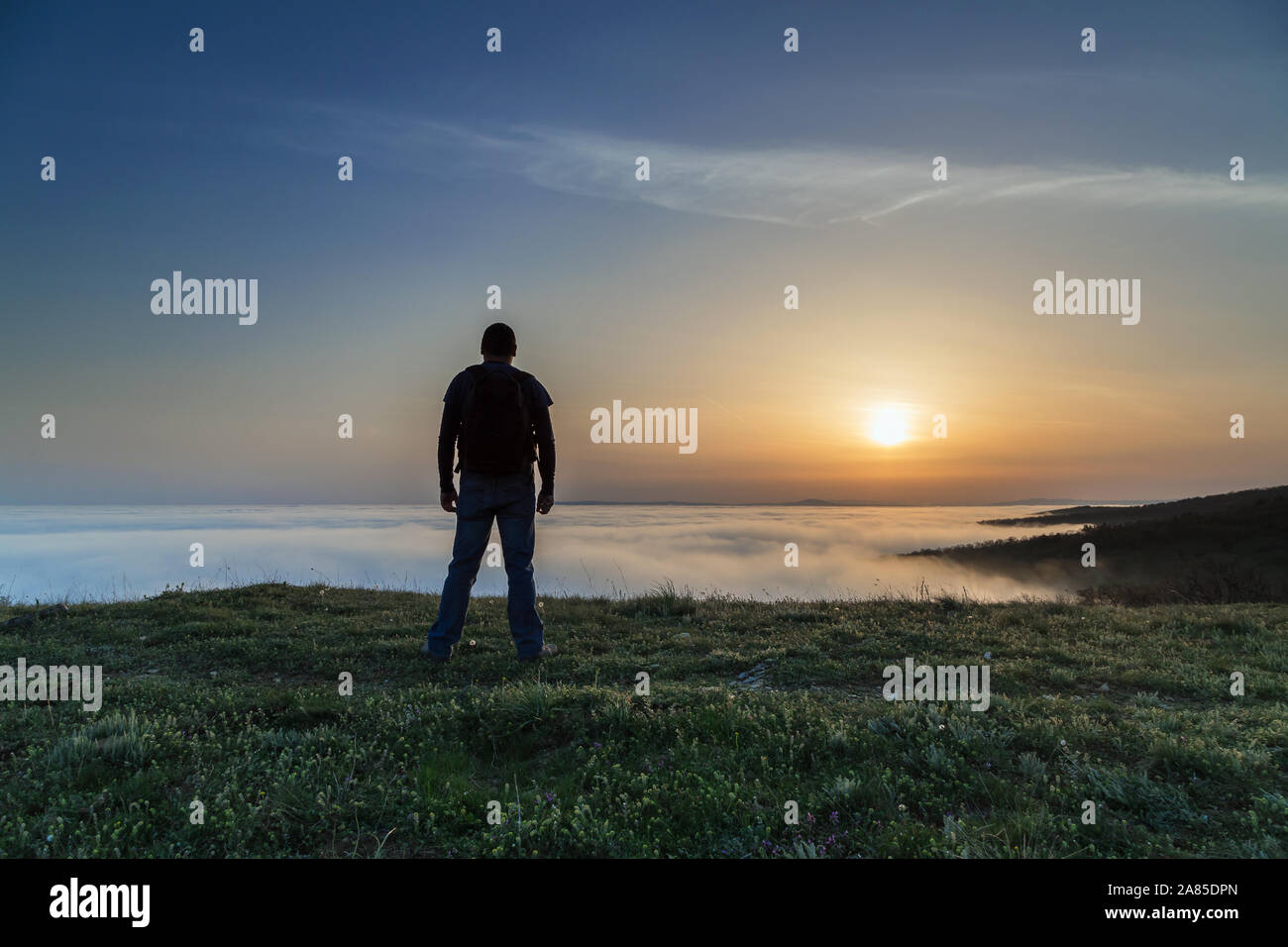 Fog over hill hi-res stock photography and images - Alamy
