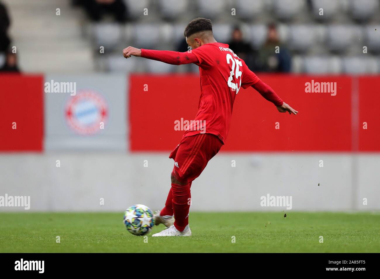 firo: 06.11.2019, Fuvuball, UEFA Youth League, 4th group match, season  2019/2020, FC Bayern Munich -