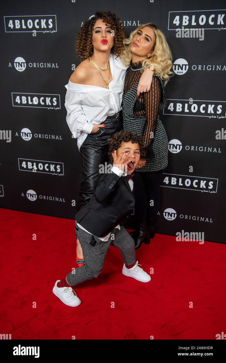 Films Et Séries Tv Avec Almila Bagriacik Munich, Germany. 06th Nov, 2019. Almila Bagriacik, actress (l-r), actress,  Ceren Corr, companion and mother, and Isaiah Corr, actor, are on the red  carpet at the premiere of the gangster saga "4Blocks".