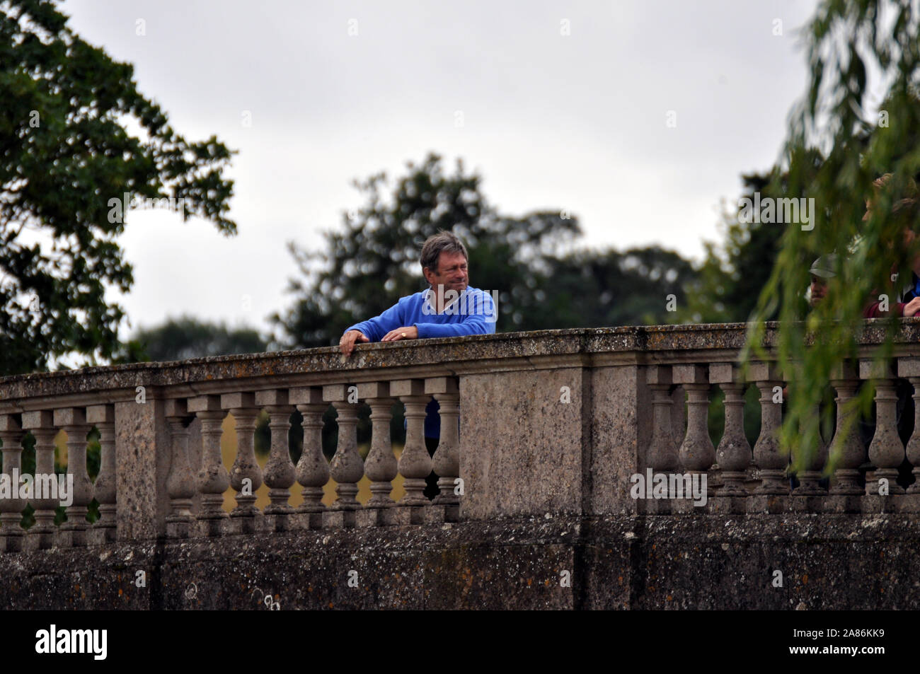 Burghley House: Alan Titchmarsh between takes filming documentary on Capability Brown Stock Photo