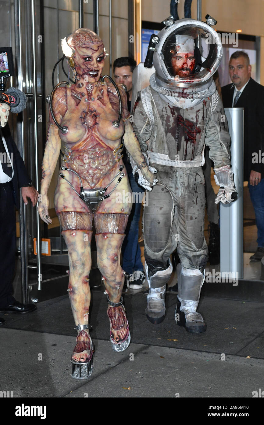 Heidi Klum and Tom Kaulitz dressed in Halloween costumes on October 31,  2019 in New York Stock Photo - Alamy