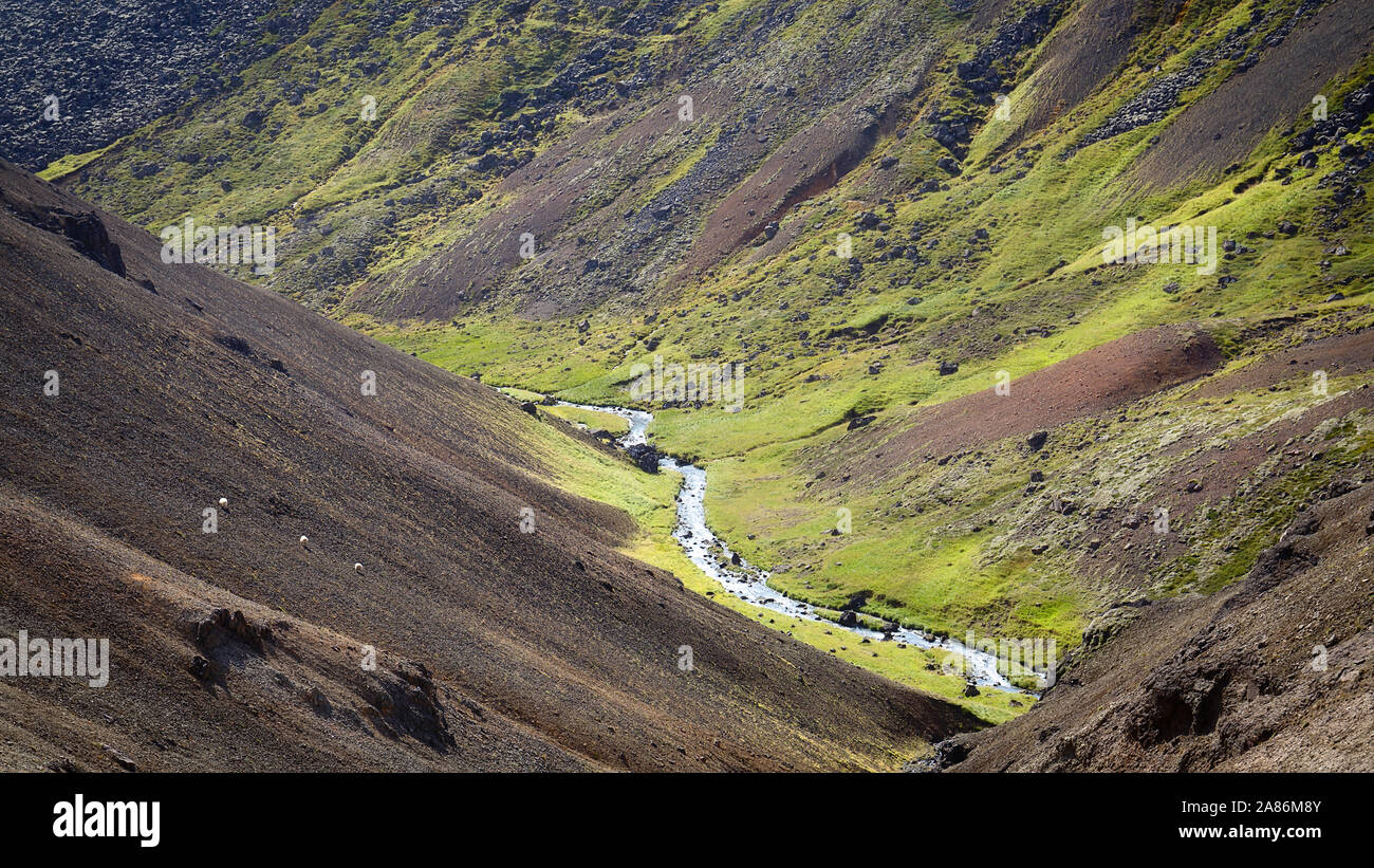 V shaped river valley hires stock photography and images Alamy