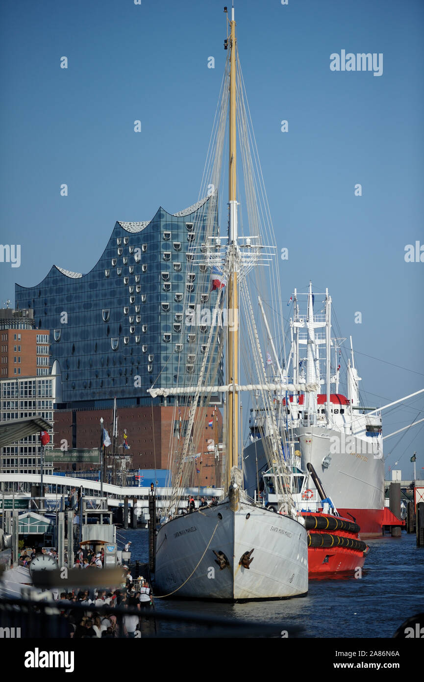 Impressions of the port of Hamburg (Germany). Impressionen aus dem Hamburger Hafen (Deutschland). Stock Photo