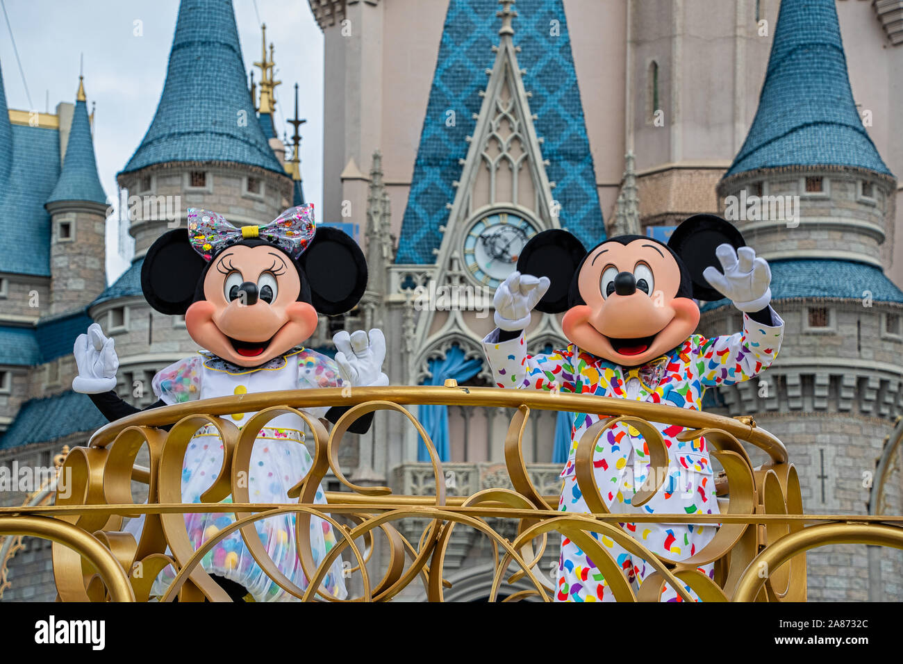 Mickey And Minnie Mouse High Resolution Stock Photography And Images Alamy