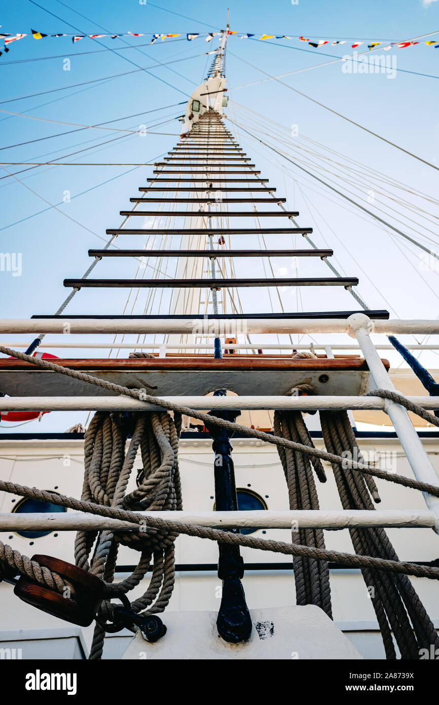 Rope ladders on a sailboat Stock Photo Alamy