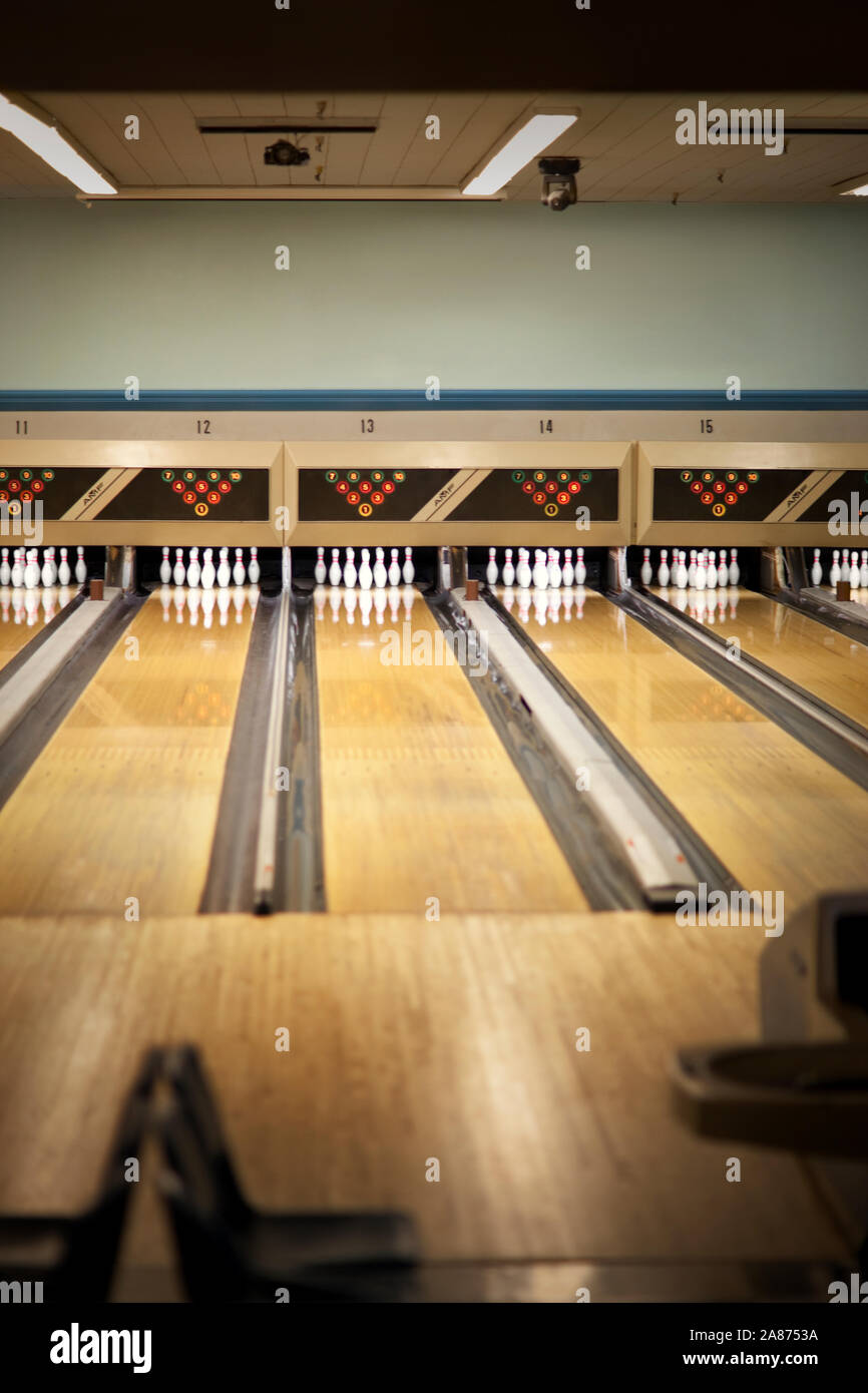 Empty bowling lanes hires stock photography and images Alamy