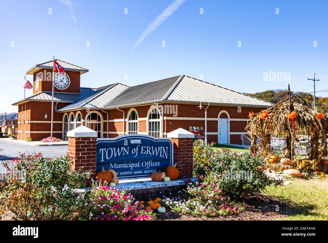ERWIN, TN, USA-28 OCT 2019: Town office building and sign. Stock Photo