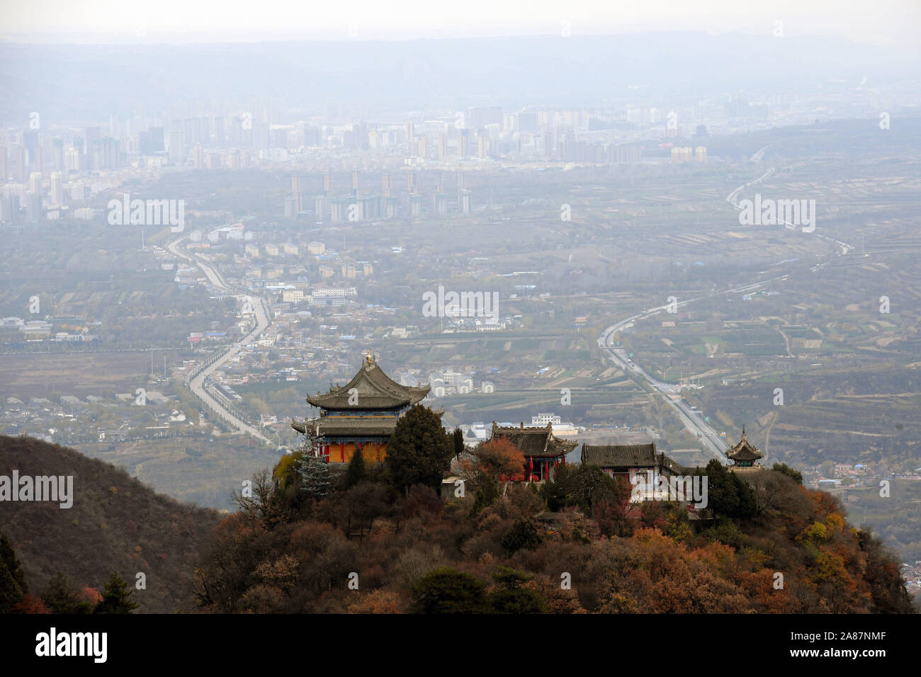 Pingliang. 6th Nov, 2019. Photo taken on Nov. 6, 2019 shows the scenery of Kongtong Mountain in Pingliang, northwest China's Gansu Province. Credit: Ma Ning/Xinhua/Alamy Live News Stock Photo