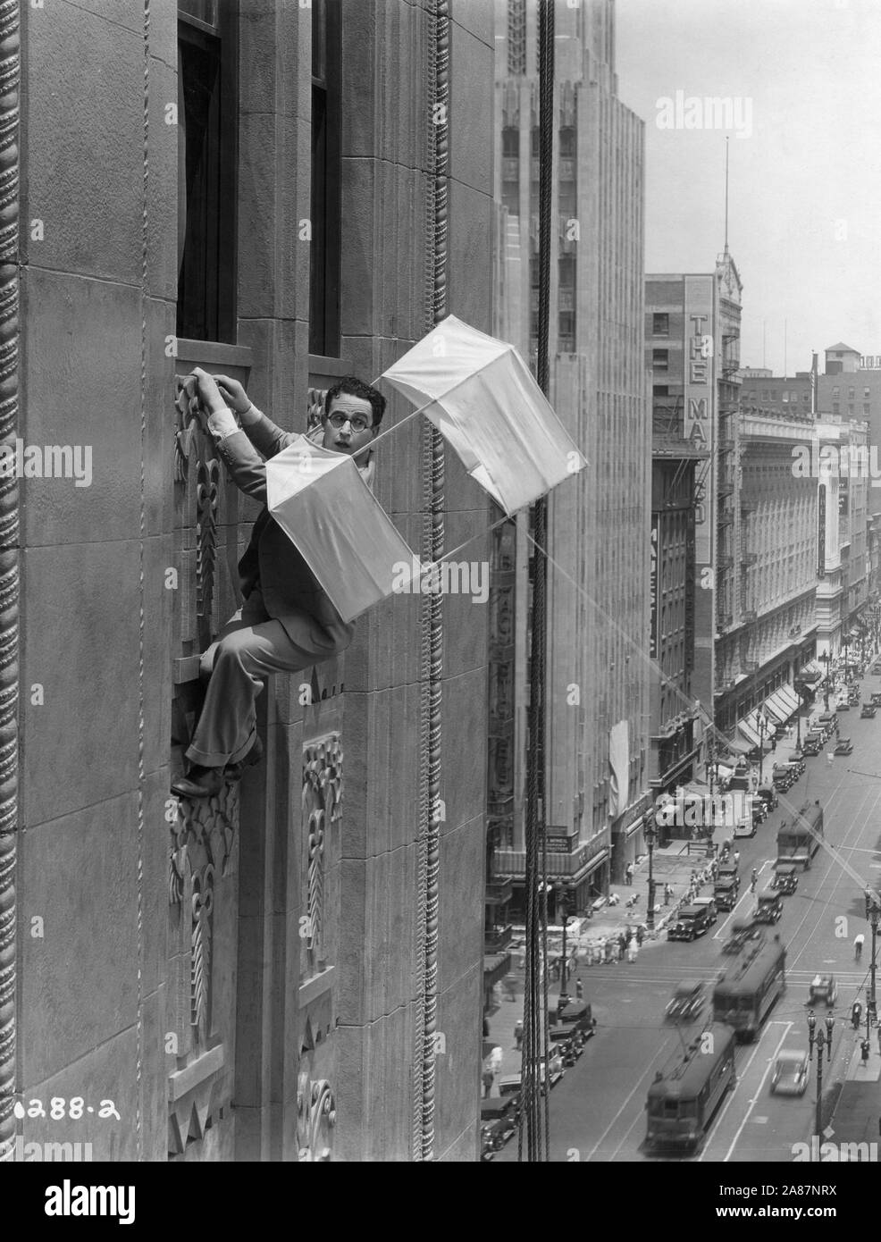 HAROLD LLOYD in FEET FIRST 1930 directors Clyde Bruckman and Harold Lloyd producer The Harold