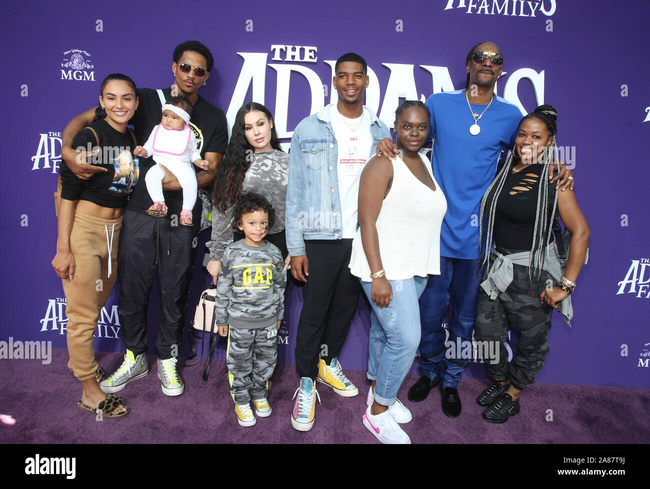 Snoop dogg wife and kids
