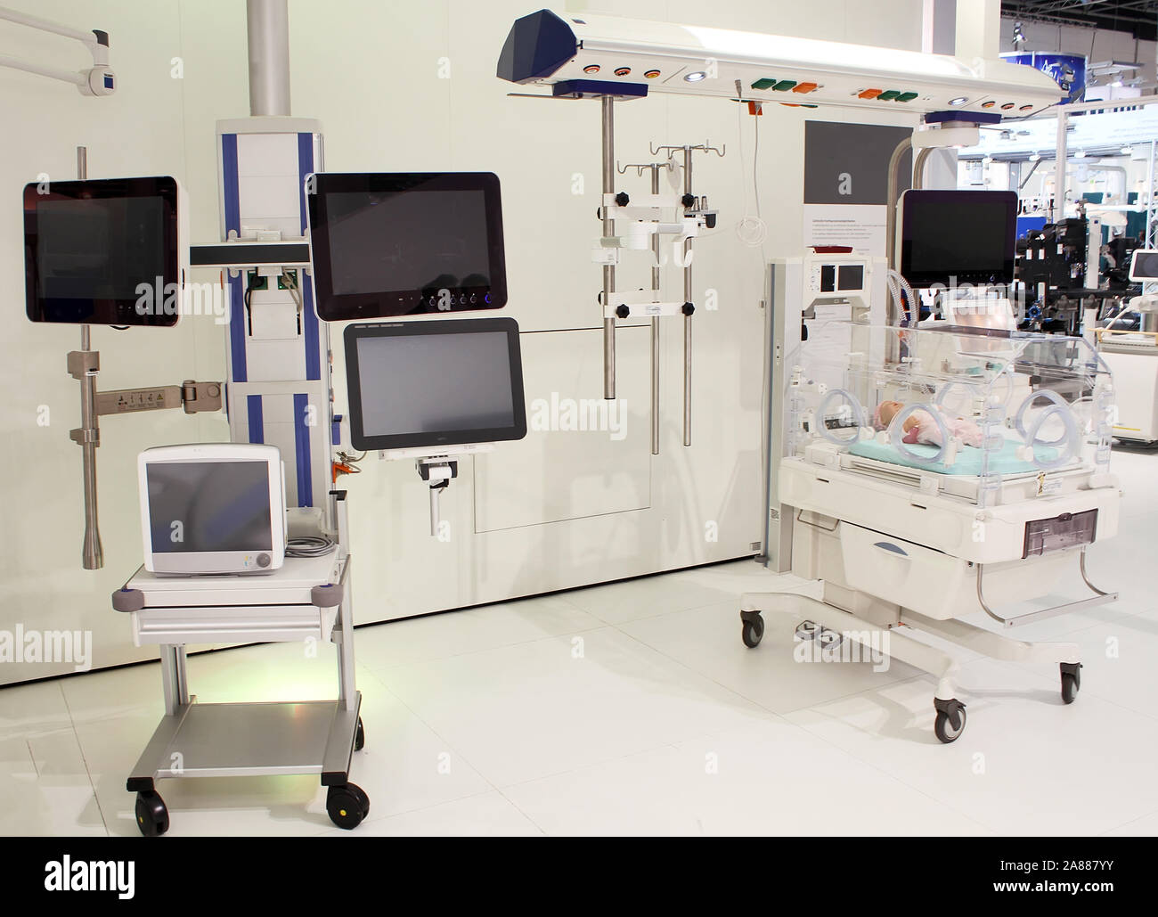 Incubator in the hospital Stock Photo Alamy