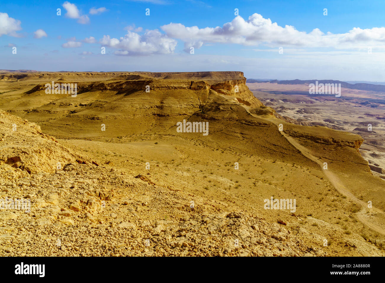 Mount ramon desert trail hi-res stock photography and images - Alamy