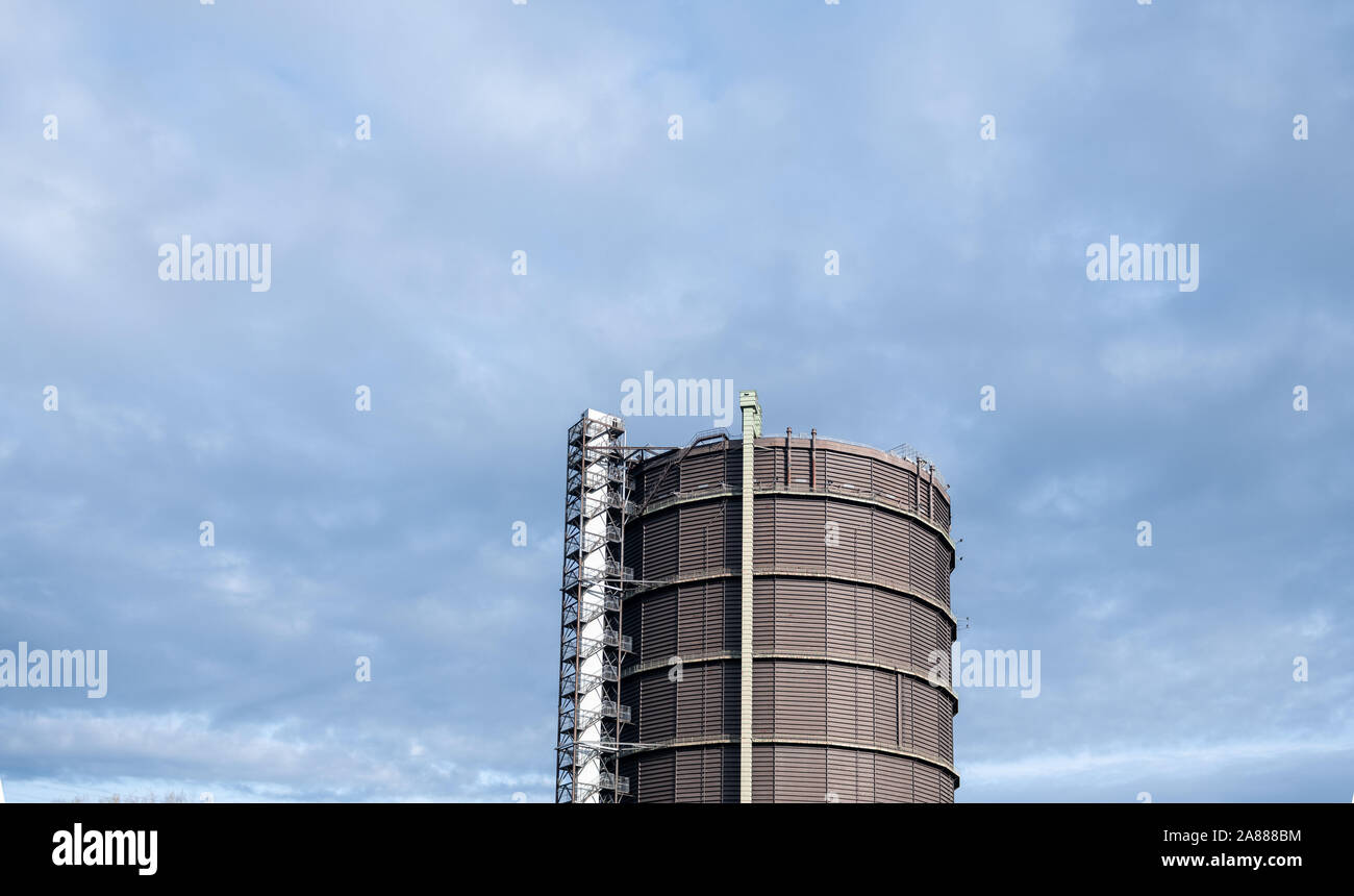 Oberhausen, Germany. 07th Nov, 2019. Exterior view of the Gasometer ...