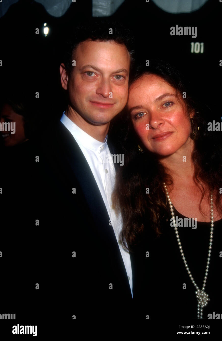 Universal City, California, USA 5th March 1995 Actor Gary Sinise and wife Moira Harris attend the 21st Annual People's Choice Awards on March 5, 1995 at Sound Stage 12, Universal Studios in Universal City, California, USA. Photo by Barry King/Alamy Stock Photo Stock Photo