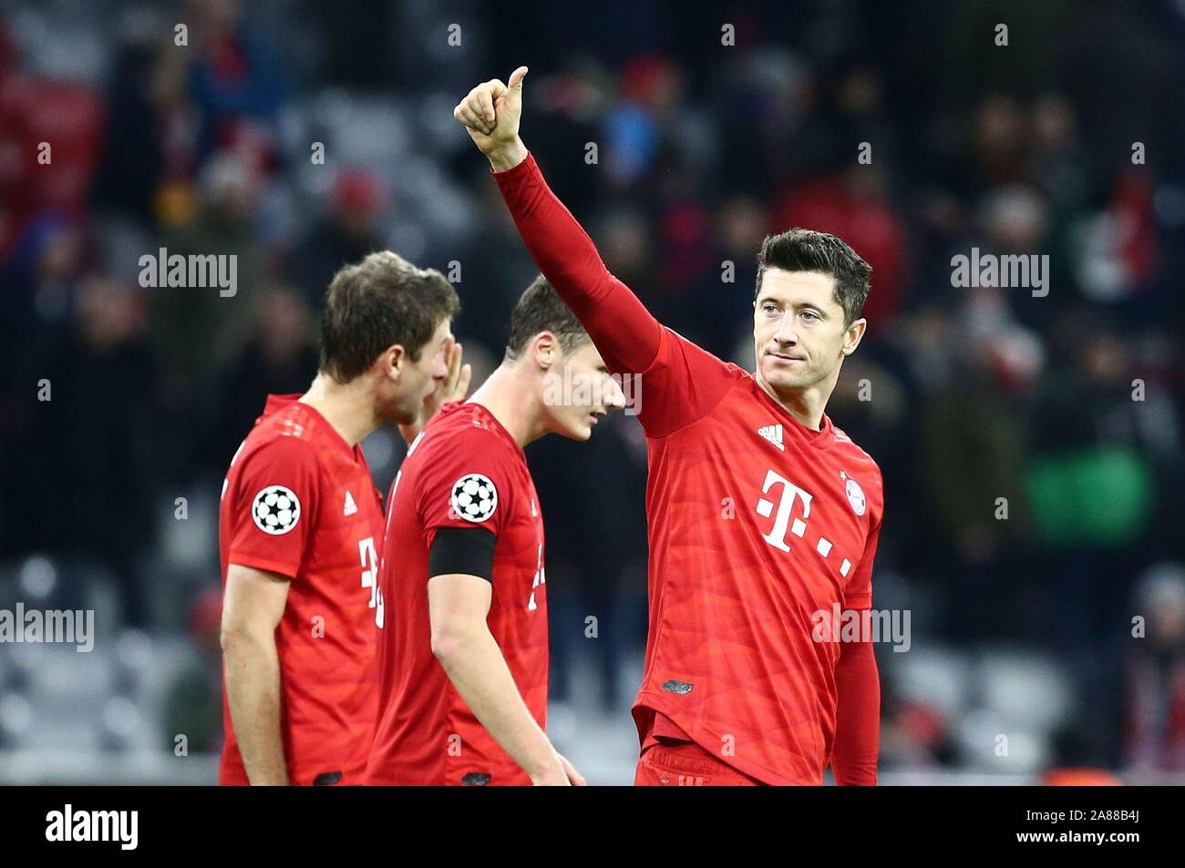 Munich, Deutschland. 06th Nov, 2019. firo: 06.11.2019, Football, UEFA  Champions League, 4th group match, season 2019/2020, FC Bayern Munich -  Olympiakos Piraus, jubilation Robert Lewandowski | usage worldwide Credit:  dpa/Alamy Live News Stock Photo - Alamy