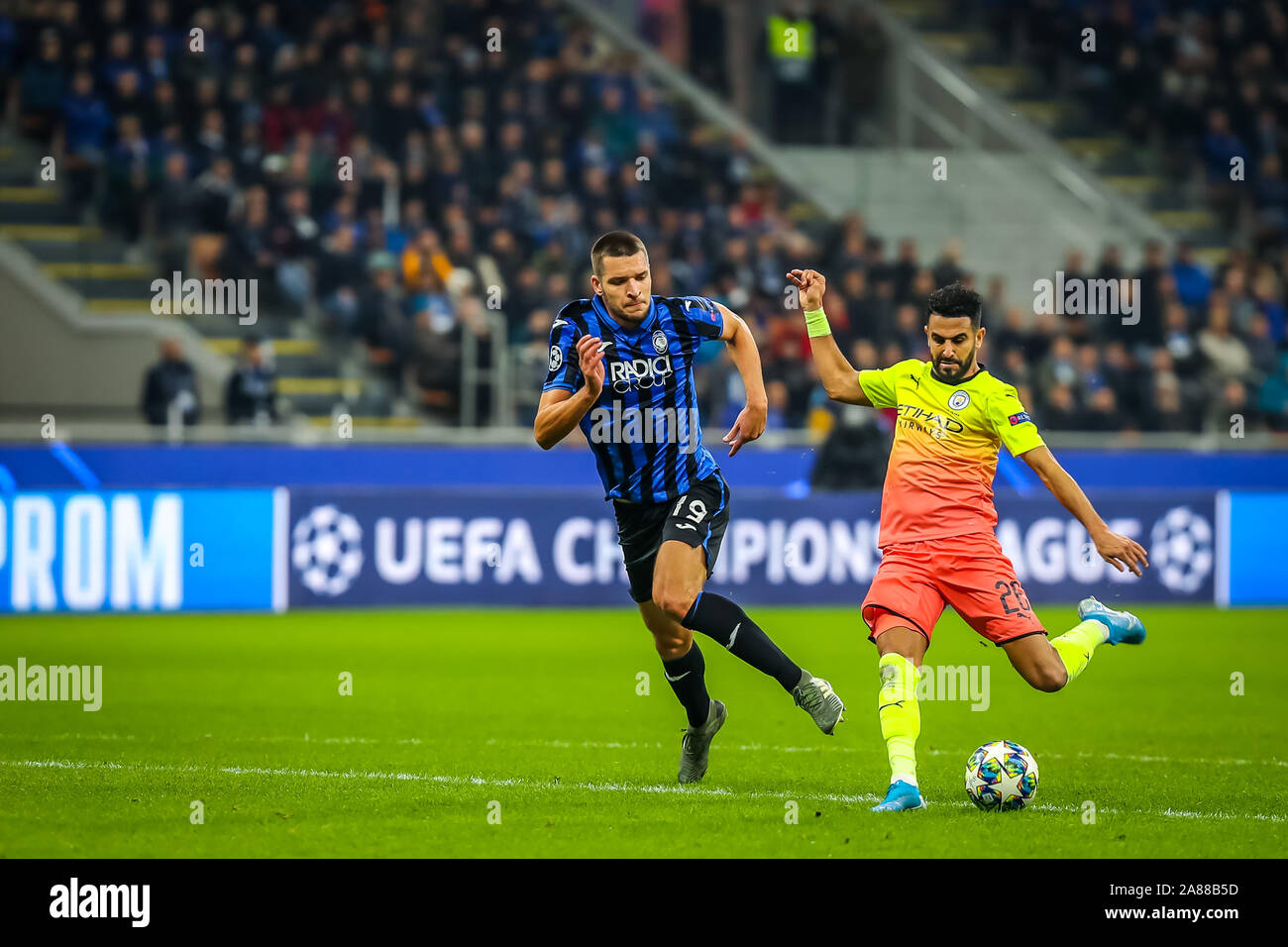 Milano, Italy. 6th Nov, 2019. riyad mahrez (manchester city)during Tournament round, group C, Atalanta vs Manchester City, Soccer Champions League Men Championship in Milano, Italy, November 06 2019 - LPS/Fabrizio Carabelli Credit: Fabrizio Carabelli/LPS/ZUMA Wire/Alamy Live News Stock Photo