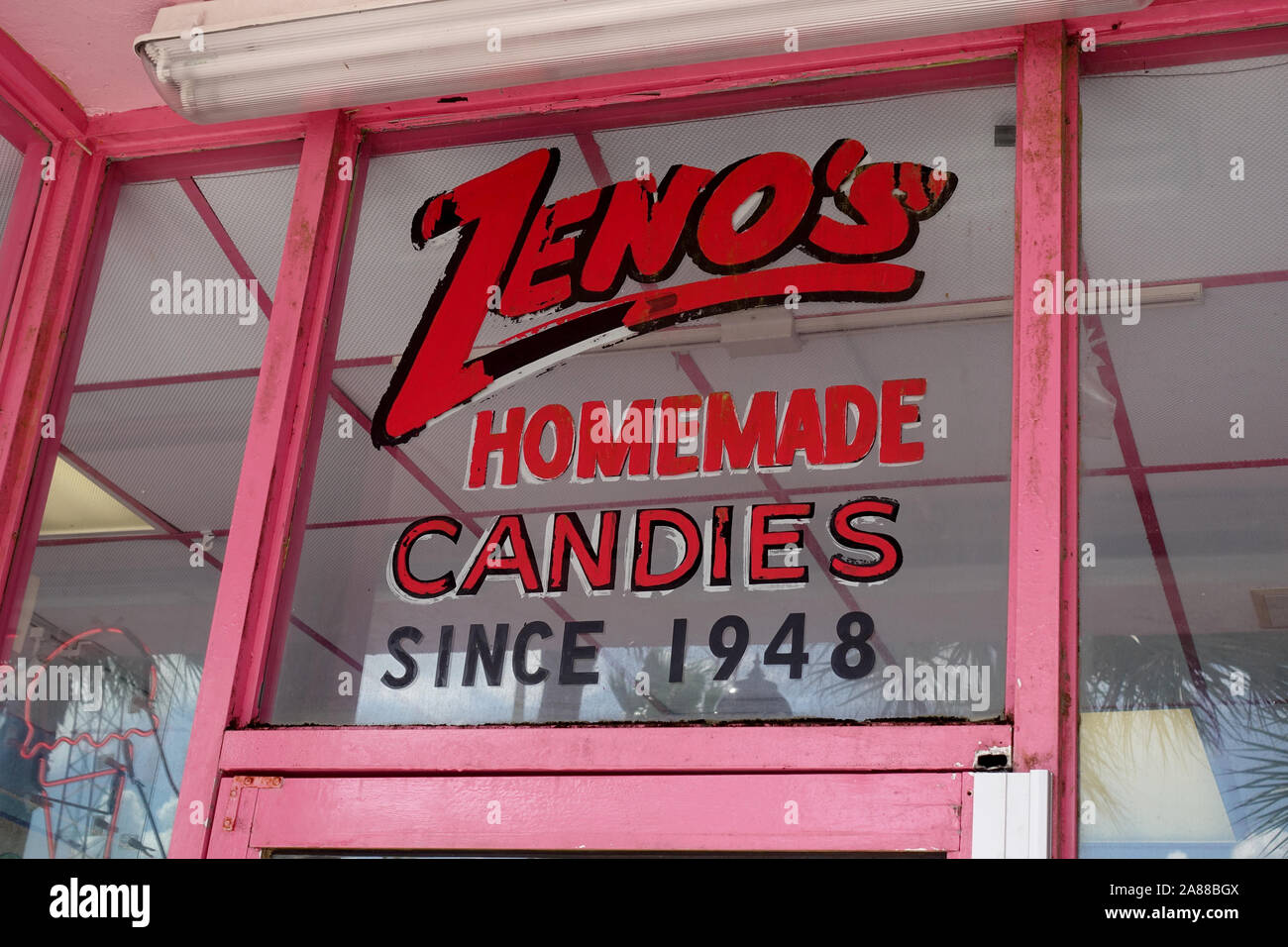 Zenos homemade candies sign hires stock photography and images Alamy