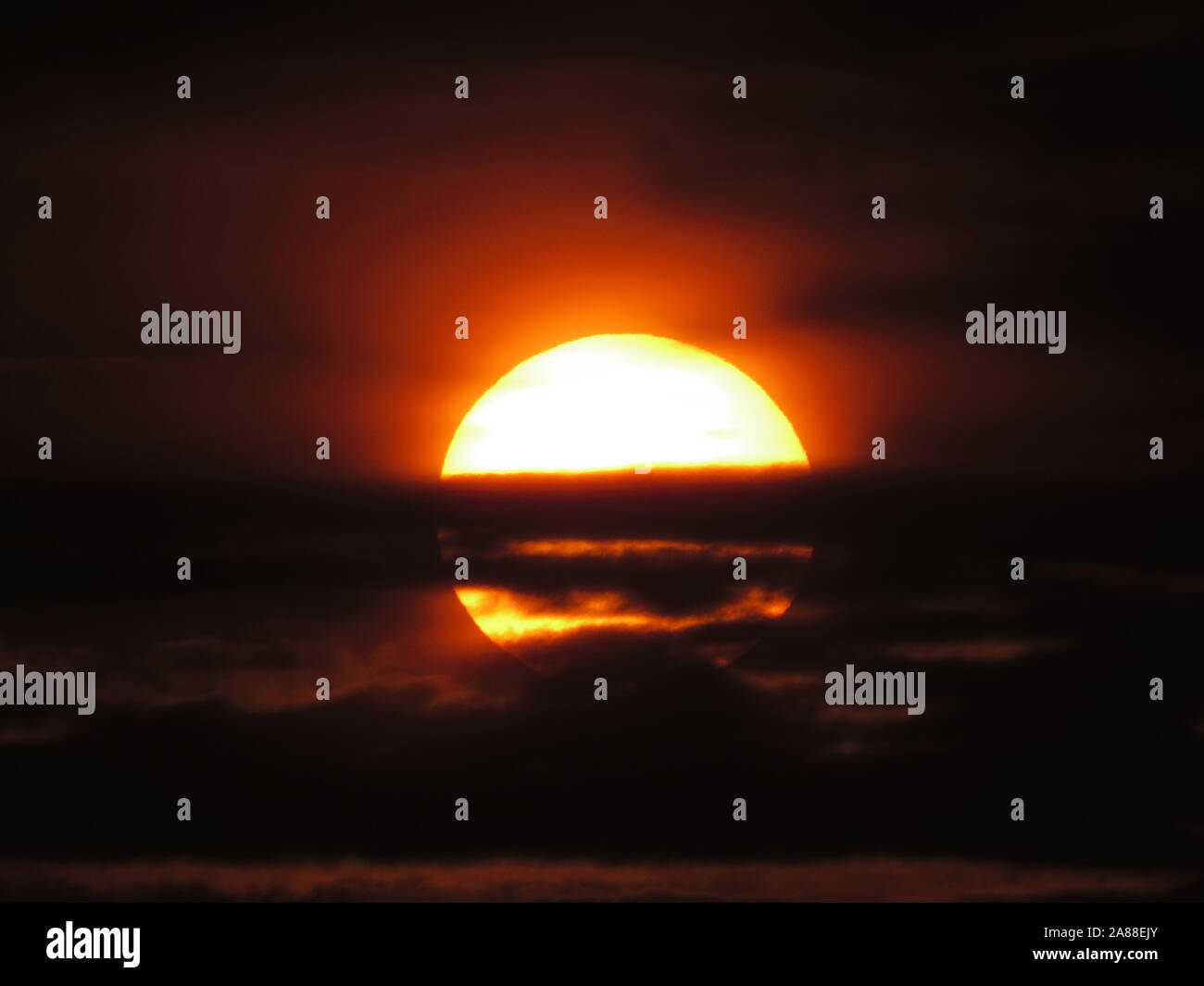 Big ocean sunrise sri lanka hi-res stock photography and images - Alamy