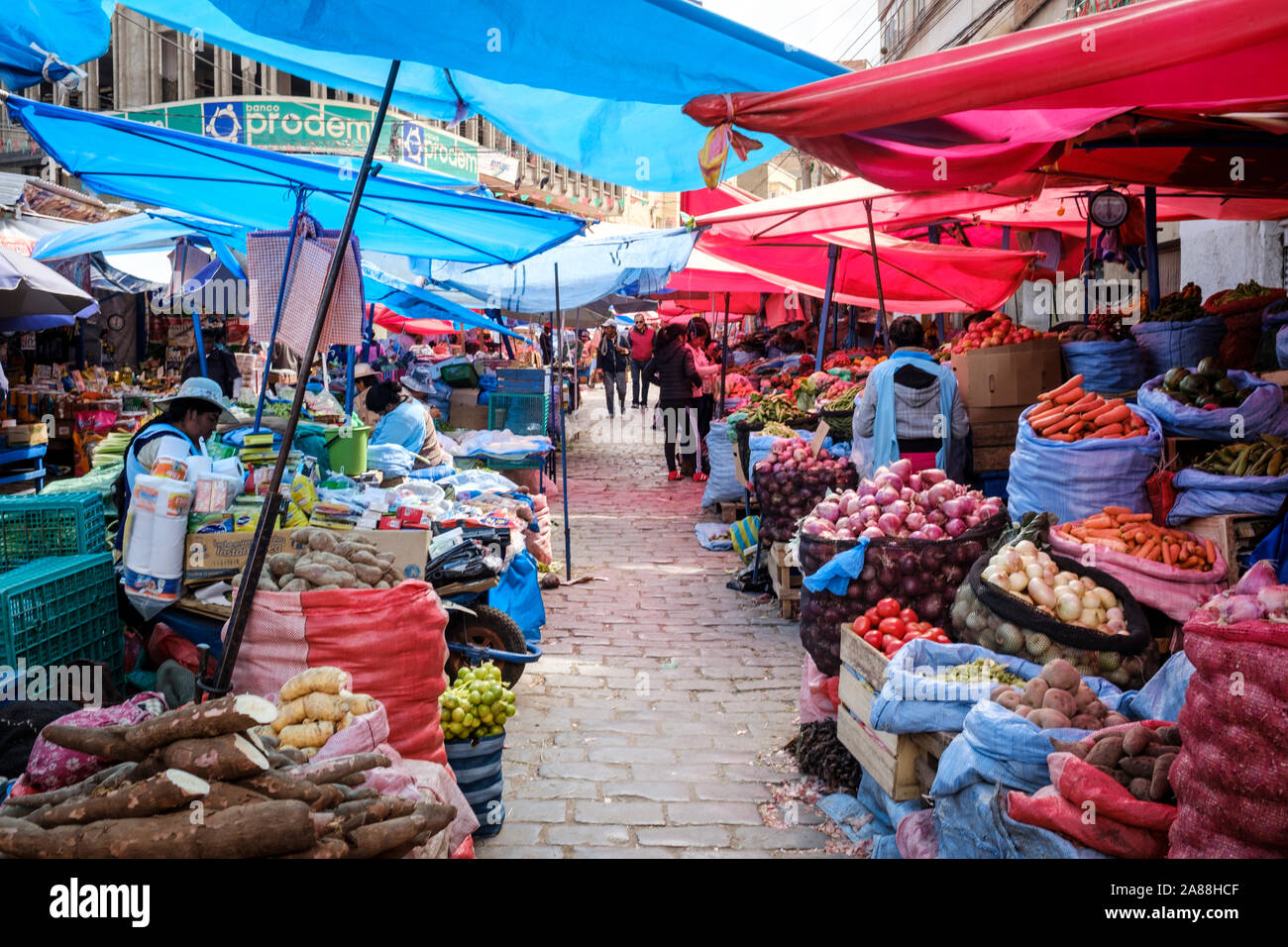 Food market on the streets of La Paz, Bolivia Stock Photo - Alamy