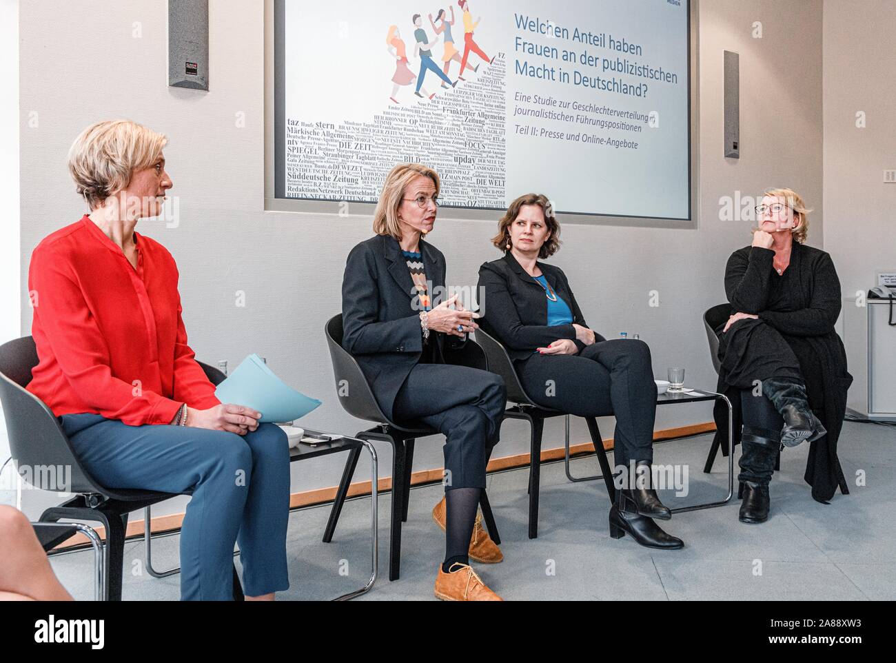 07 November 2019, Hamburg: Susanne Stichler (l-r), ARD presenter, Julia Jäkel, CEO of Gruner+Jahr, Juliane Seifert (SPD), State Secretary at the Federal Ministry for Family Affairs, Senior Citizens, Women and Youth, and Marion Horn, editor-in-chief of 'Bild am Sonntag', discuss the results of a study on gender distribution in leading journalistic positions of the ProQuote association. Photo: Markus Scholz/dpa Stock Photo