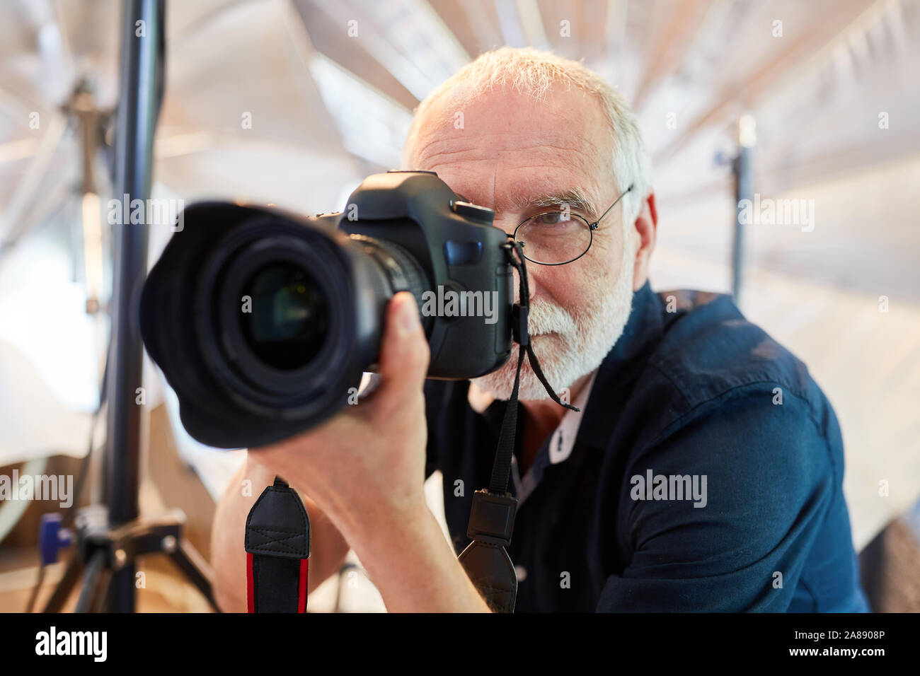 Slr camera in use hi-res stock photography and images - Alamy