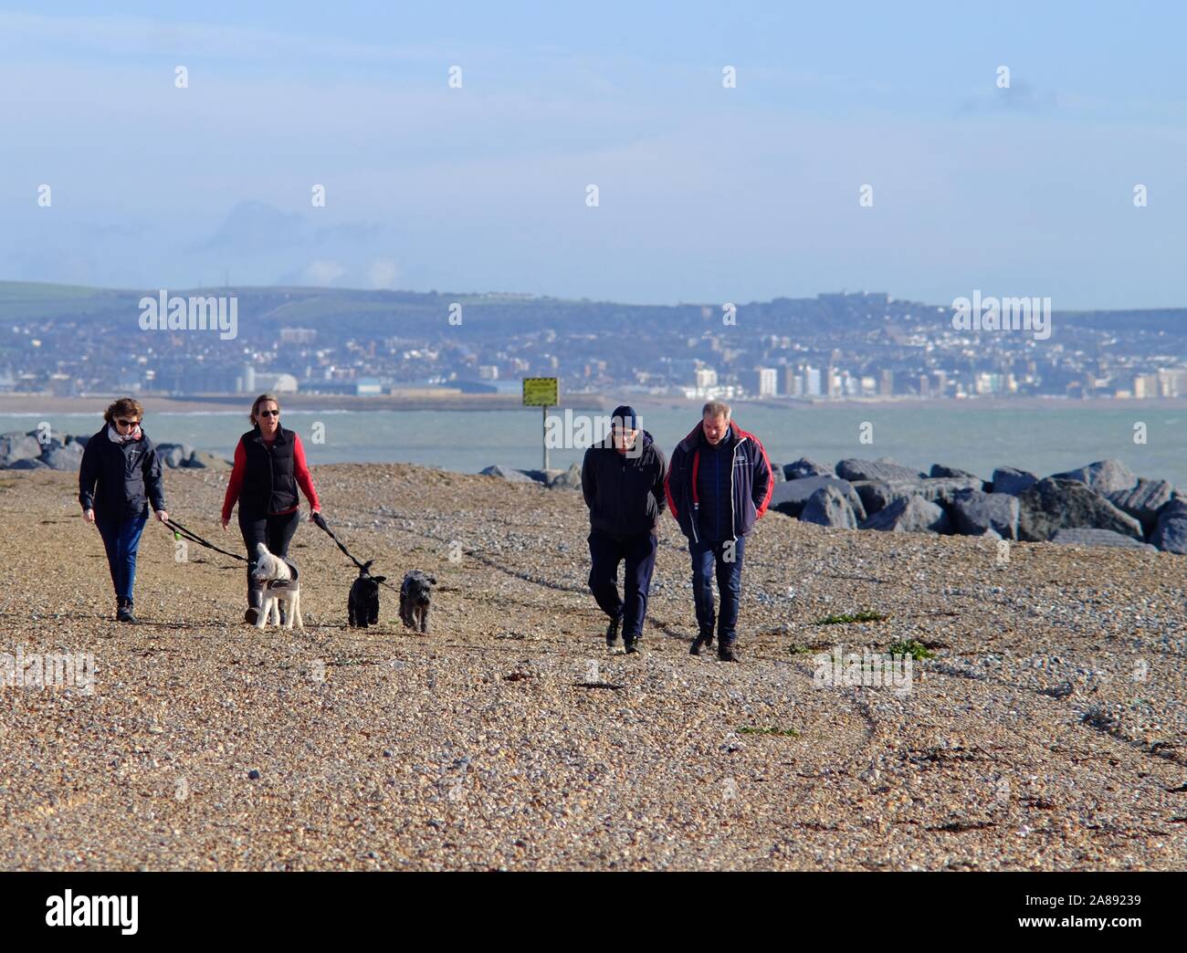 Lancing, West Sussex, UK. 7th November 2019. People enjoying the sunshine at the Sussex Coast © Peter Cripps/Alamy Live News Stock Photo