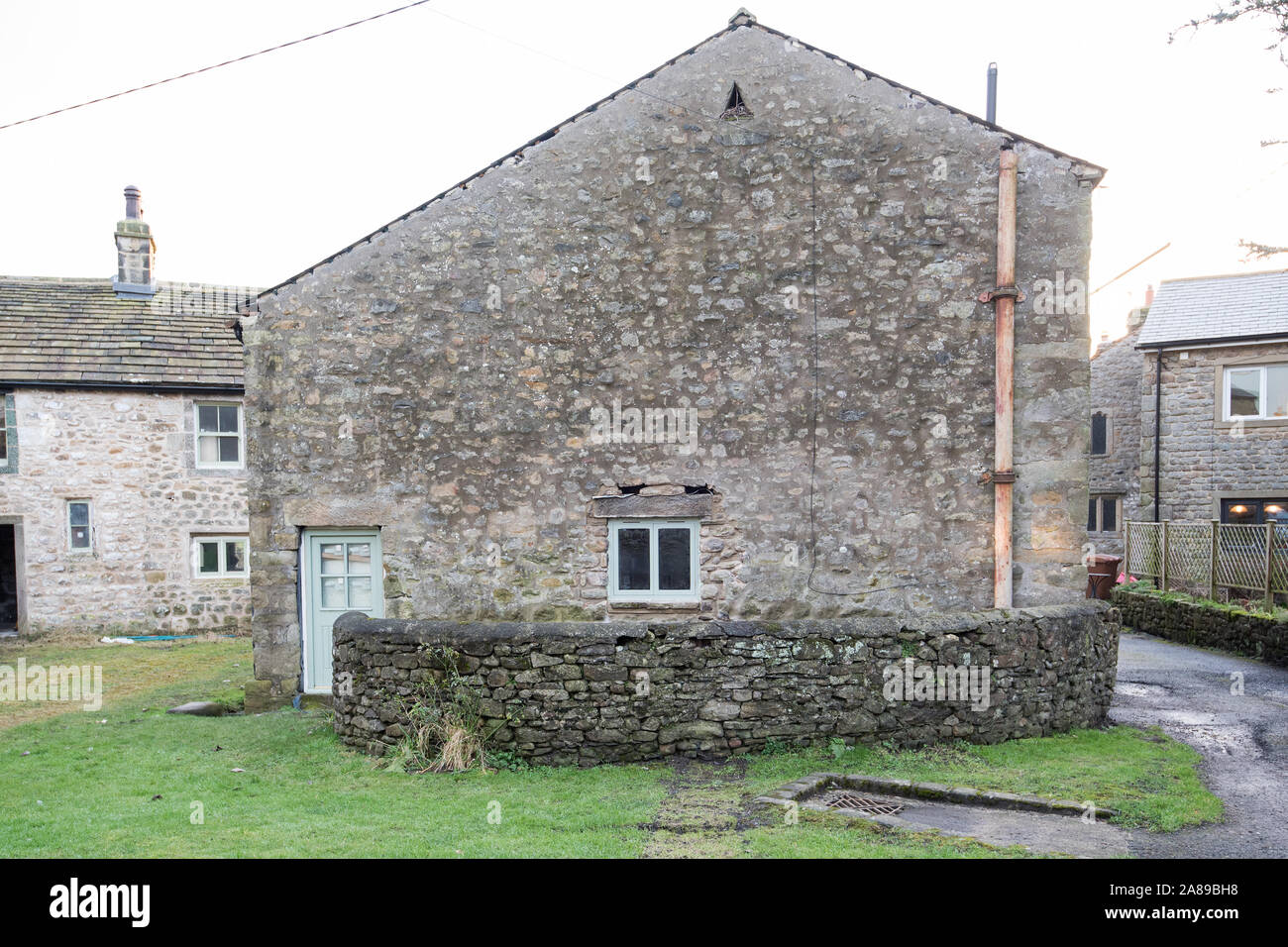 Back green barn hires stock photography and images Alamy