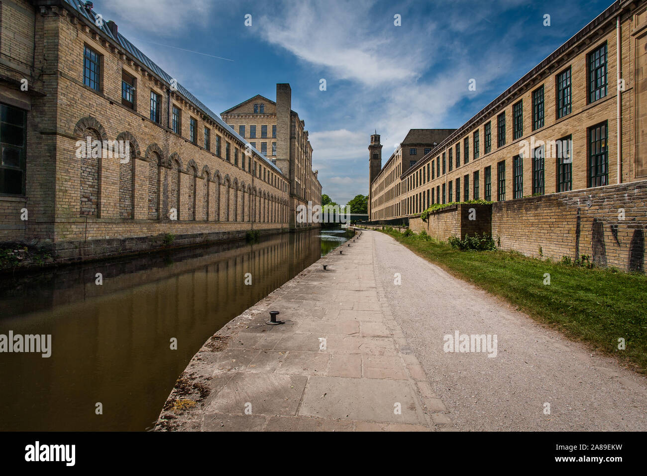 Salts Mill in Saltaire Stock Photo Alamy