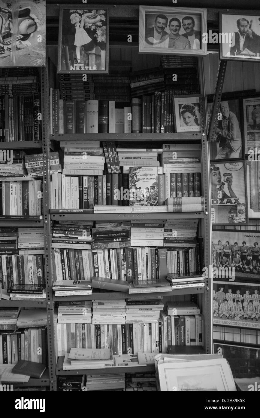 Vintage bookstore Black and White Stock Photos & Images Alamy