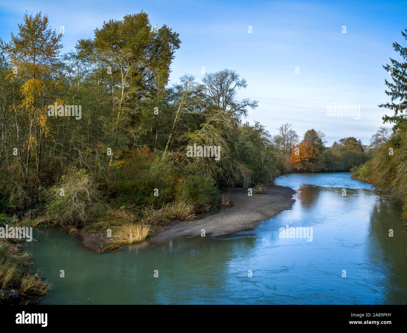 Still fall morning on the Humptulips river Stock Photo Alamy