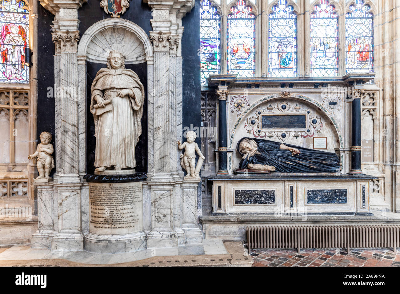Memorials in 16th C Lady Chapel in Gloucester Cathedral UK - Judge Johannes (John) Powell died 1714 and Elizabeth Williams died in childbirth in 1622. Stock Photo