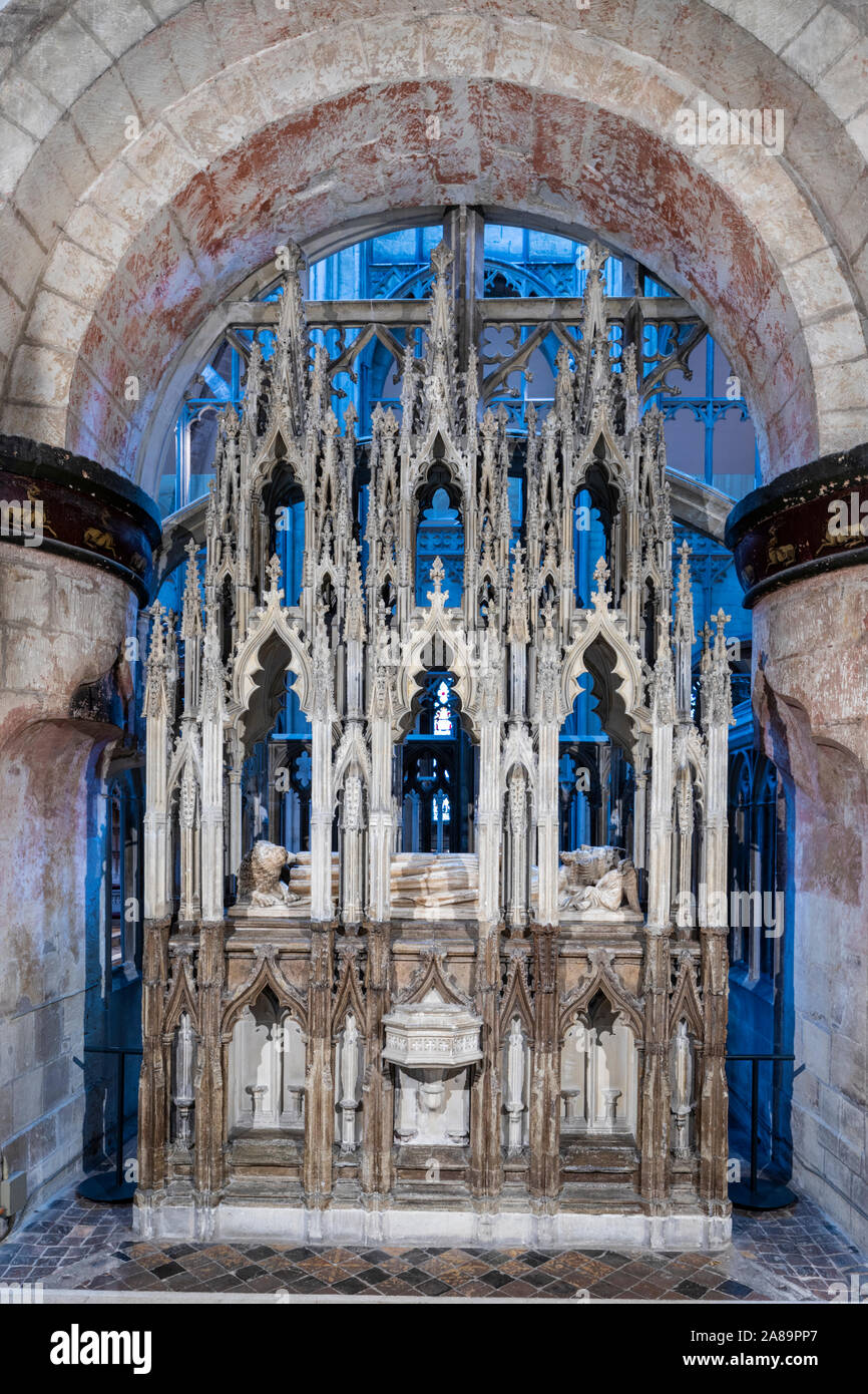 The tomb of King Edward II in Gloucester Cathedral, Gloucester UK Stock Photo