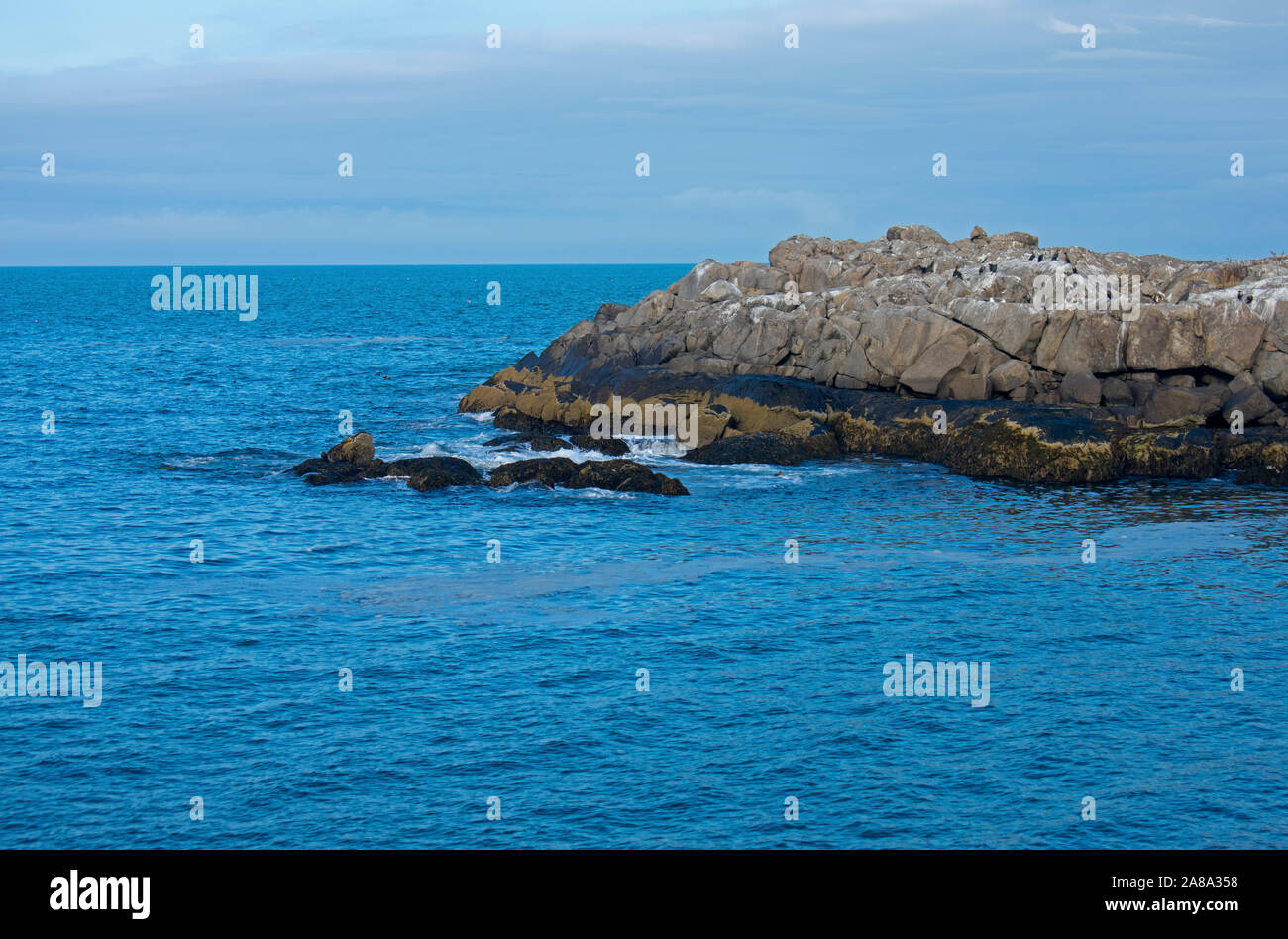 Crashing waves background hi-res stock photography and images - Alamy