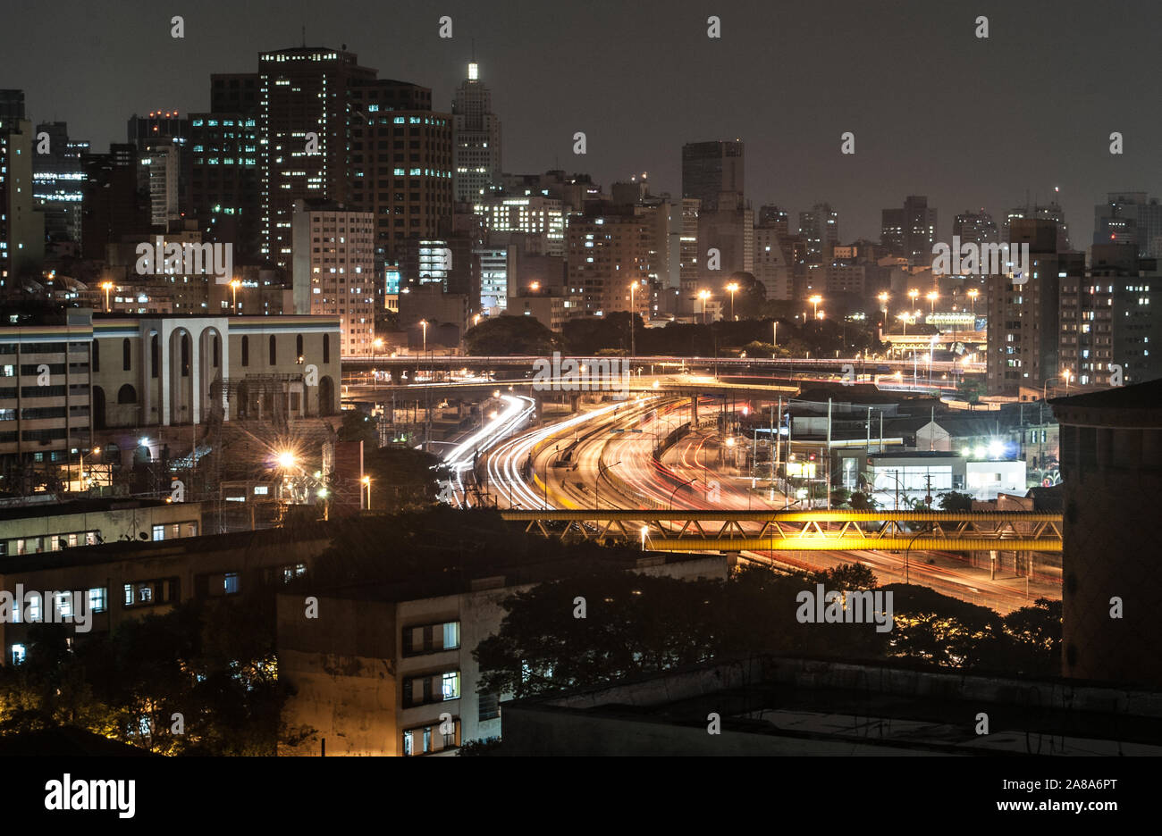 vista noturna da cidade de São Paulo Stock Photo