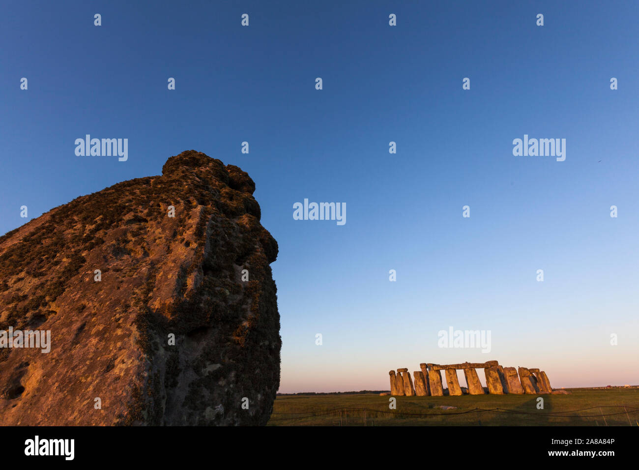 Uk Standing Rocks Standing stones set within earthworks hi-res stock photography and ...