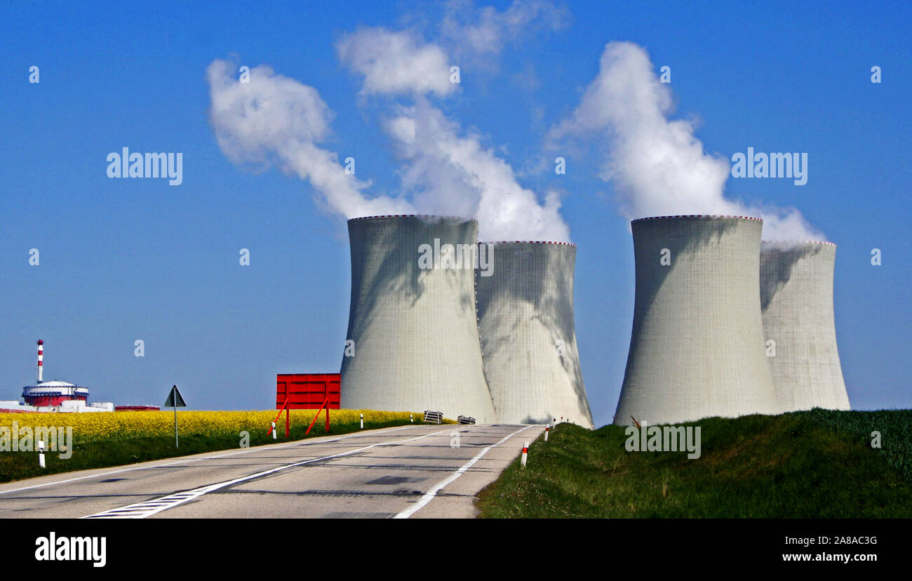 Kraftwerk, CO2-Ausstoss, Klimasteuer, CO2-Steuer, Umweltsteuer, Emissionssteuer, Kernkraftwerk, Stock Photo