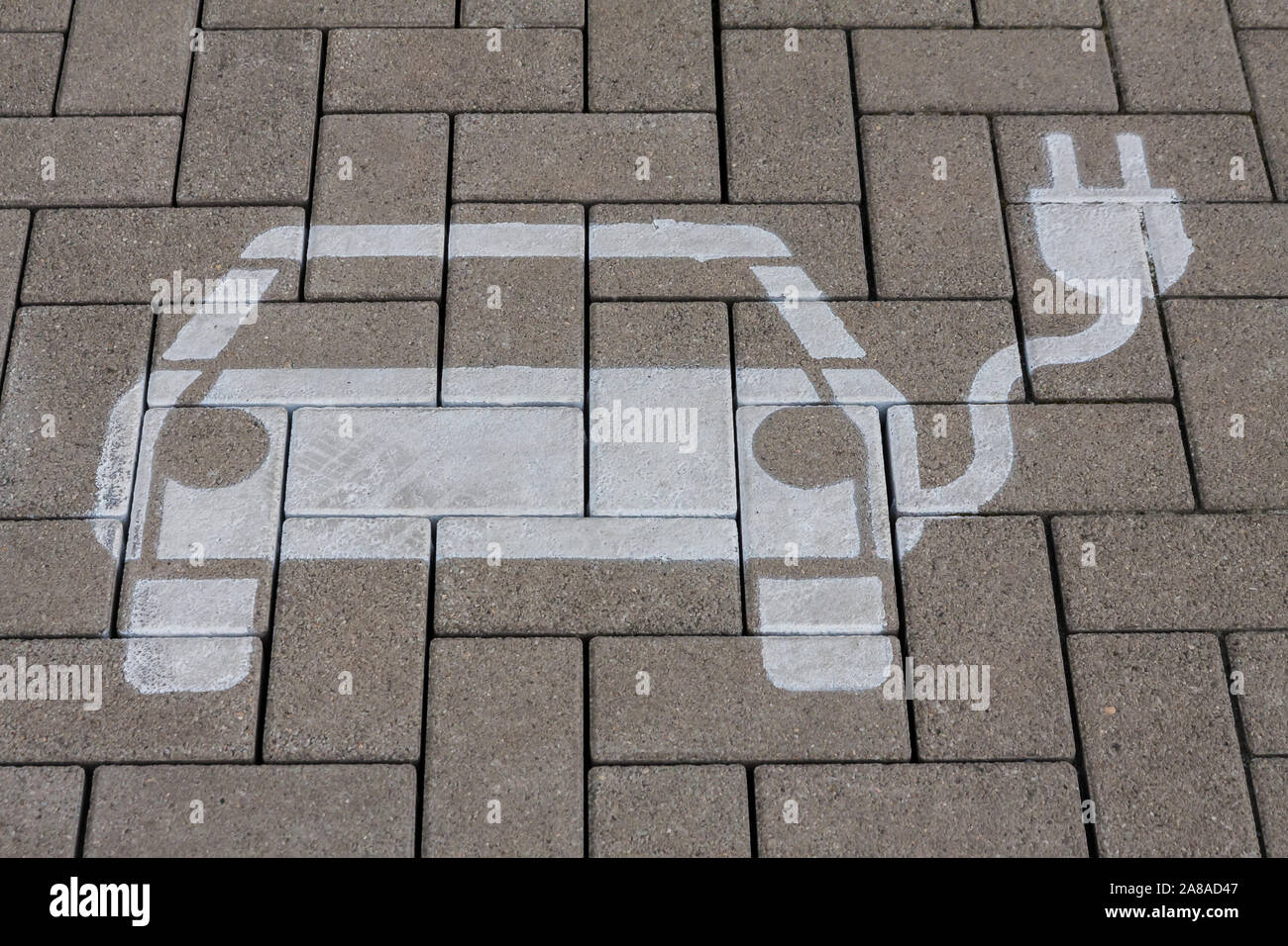 E Auto Loading Electric car loading place Stock Photo - Alamy
