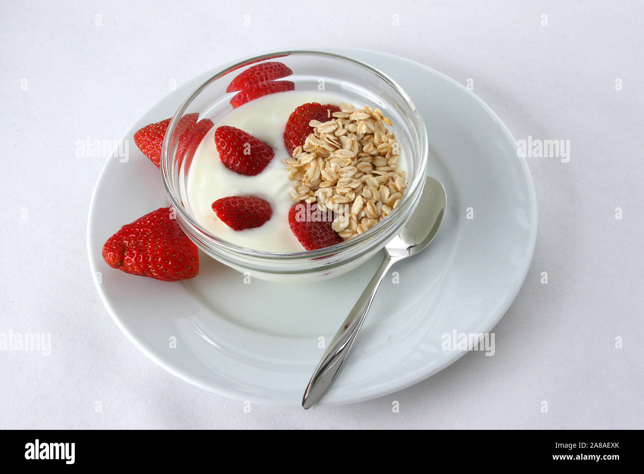 Erdbeerdessert, Frühstück mit Müsli und Joghurt, Stock Photo