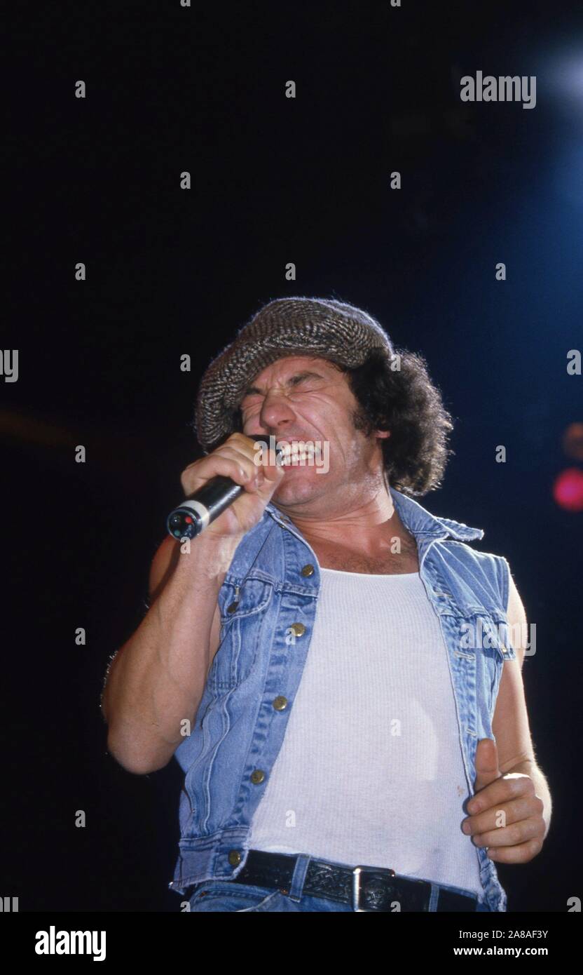 Australian heavy metal band AC/DC onn stage in London 1986 Brian