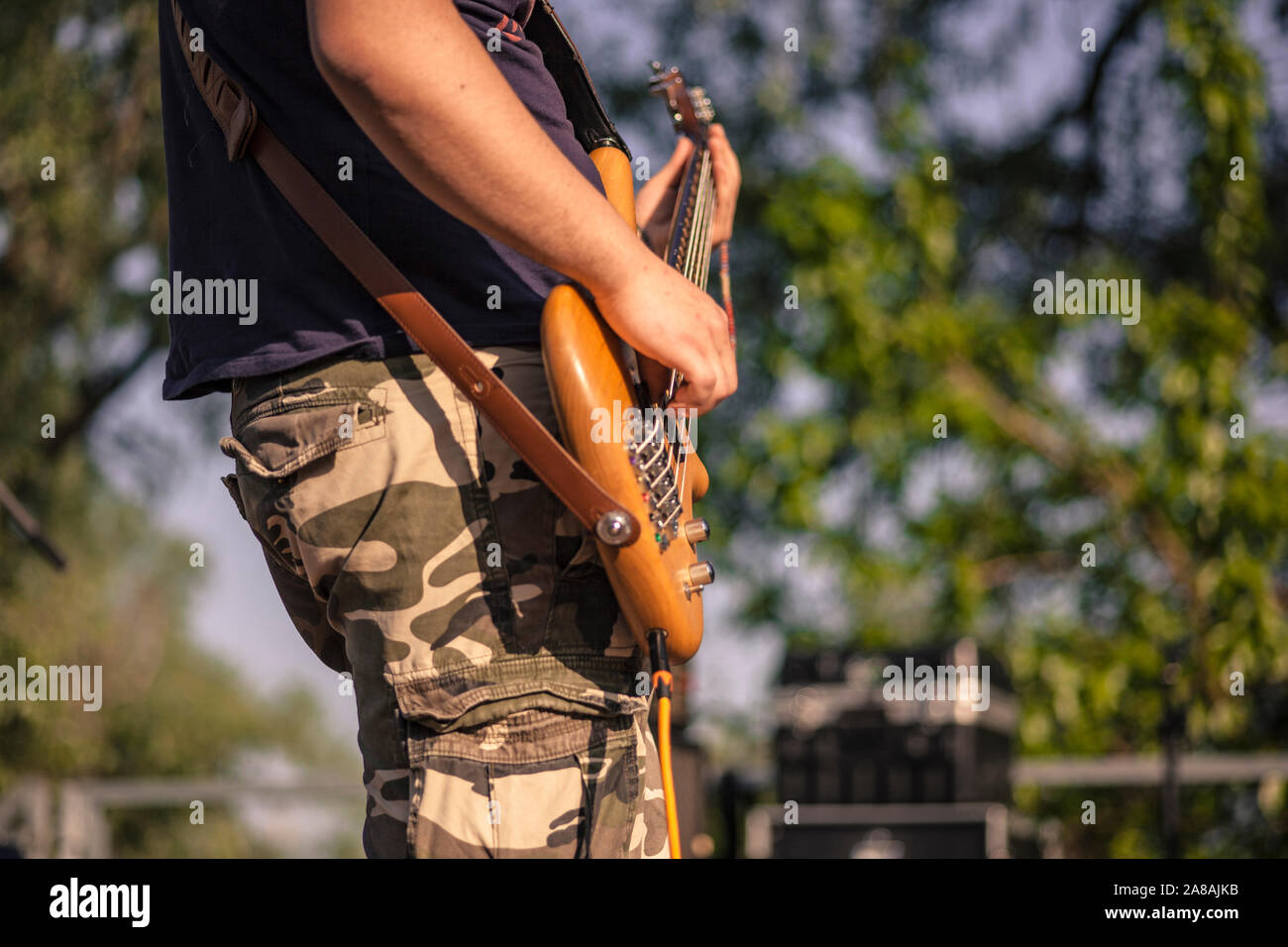 Finger style guitar hi-res stock photography and images - Page 9 - Alamy