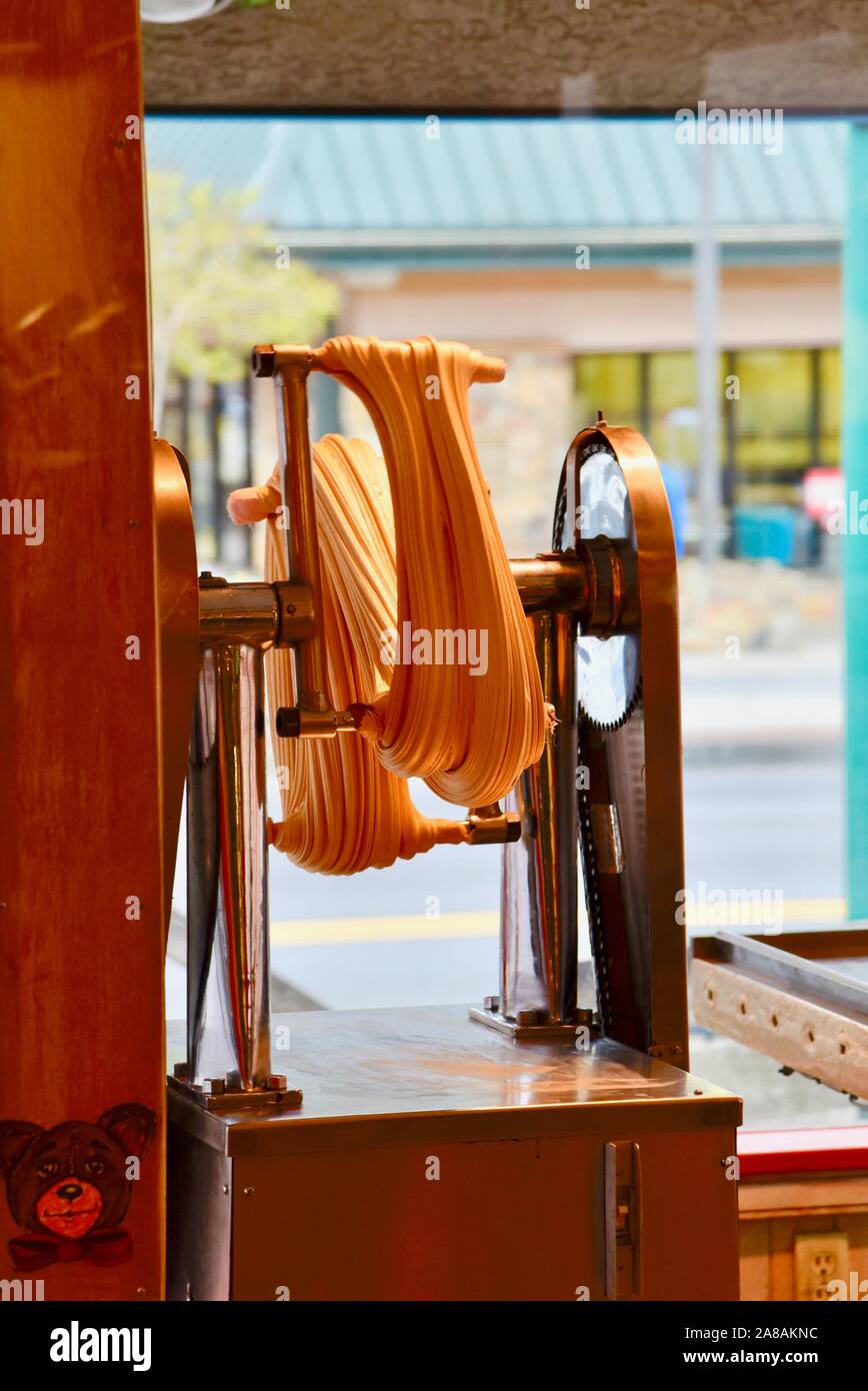 Taffy puller hires stock photography and images Alamy
