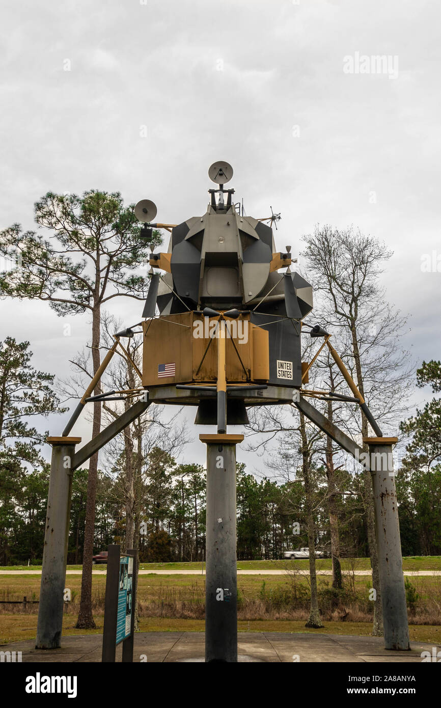 This thirty-foot tall replica of an Apollo lunar lander graces the front of the Mississippi Welcome Center on Interstate 10 in Pearlington, Mississipp Stock Photo
